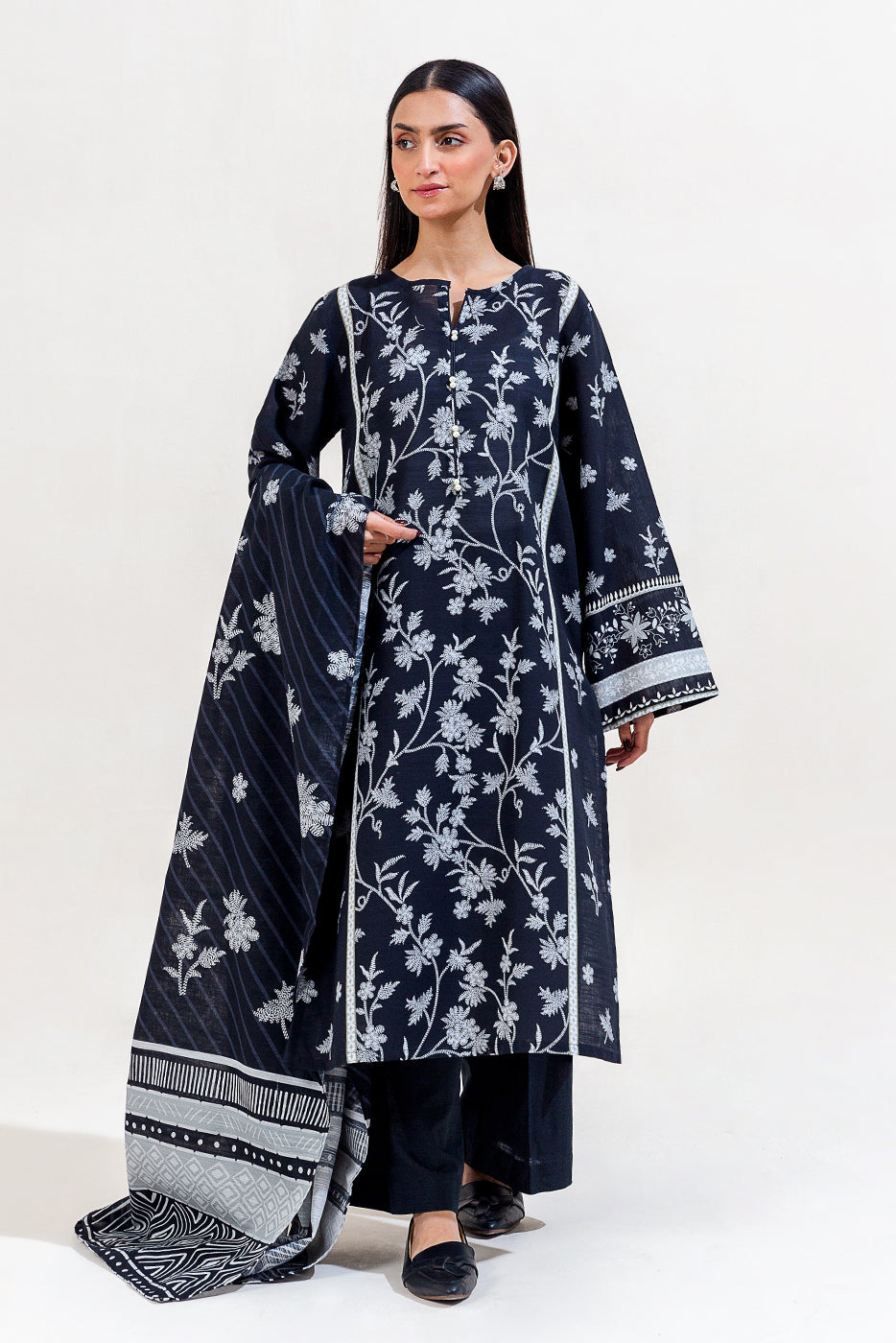 3 PIECE PRINTED KHADDAR SUIT-SMOKEY ASH (UNSTITCHED)