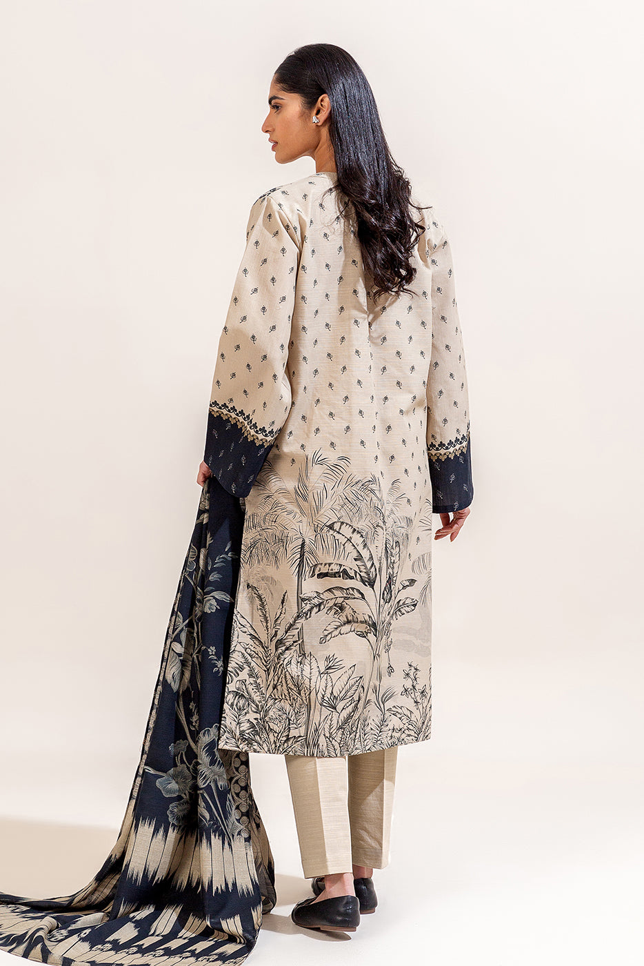 3 PIECE PRINTED KHADDAR SUIT-MYSTIC JUNGLE (UNSTITCHED)