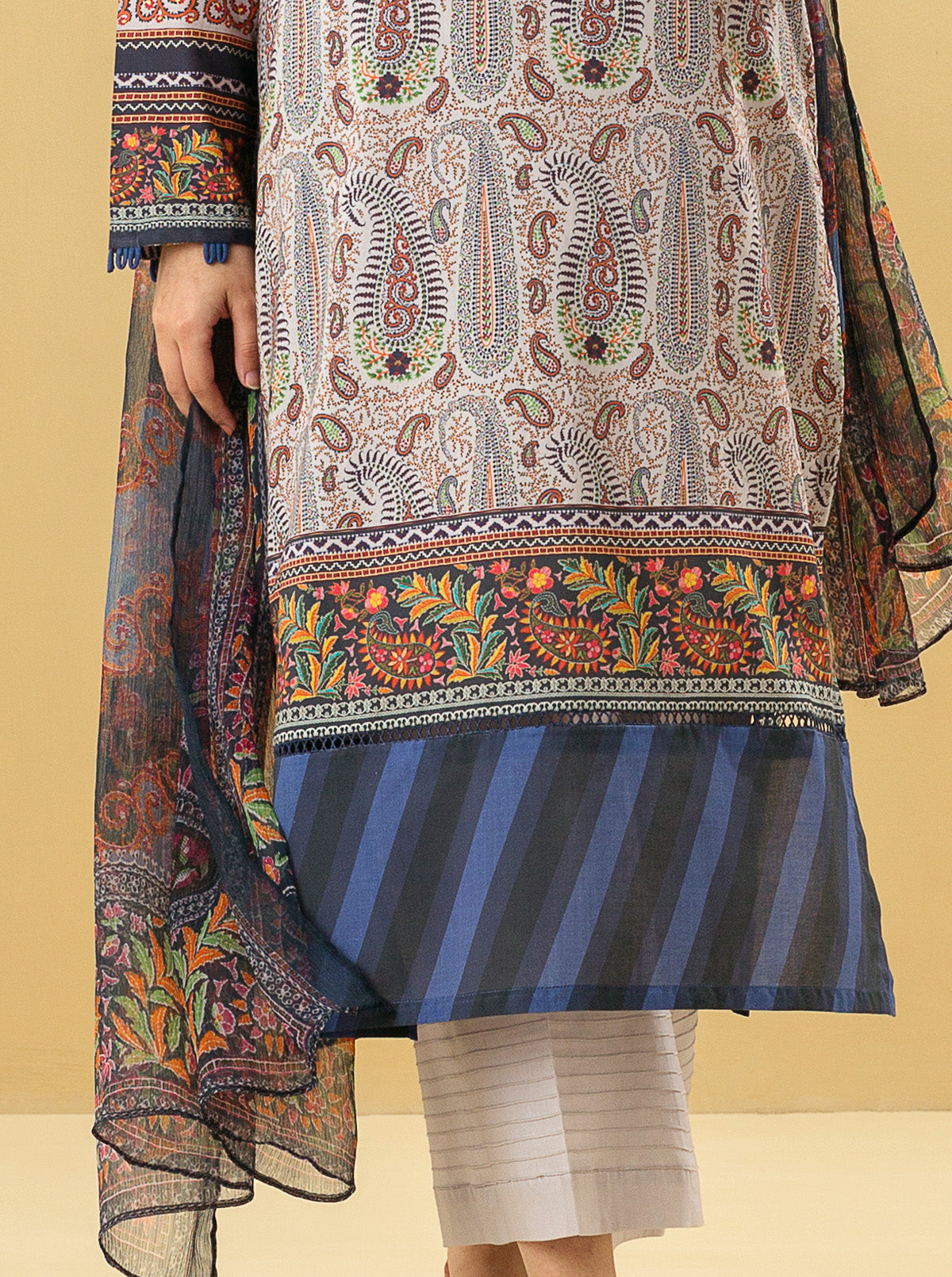 3 PIECE - PRINTED LAWN SUIT - PAISLEY DIVINE MORBAGH SU_22   