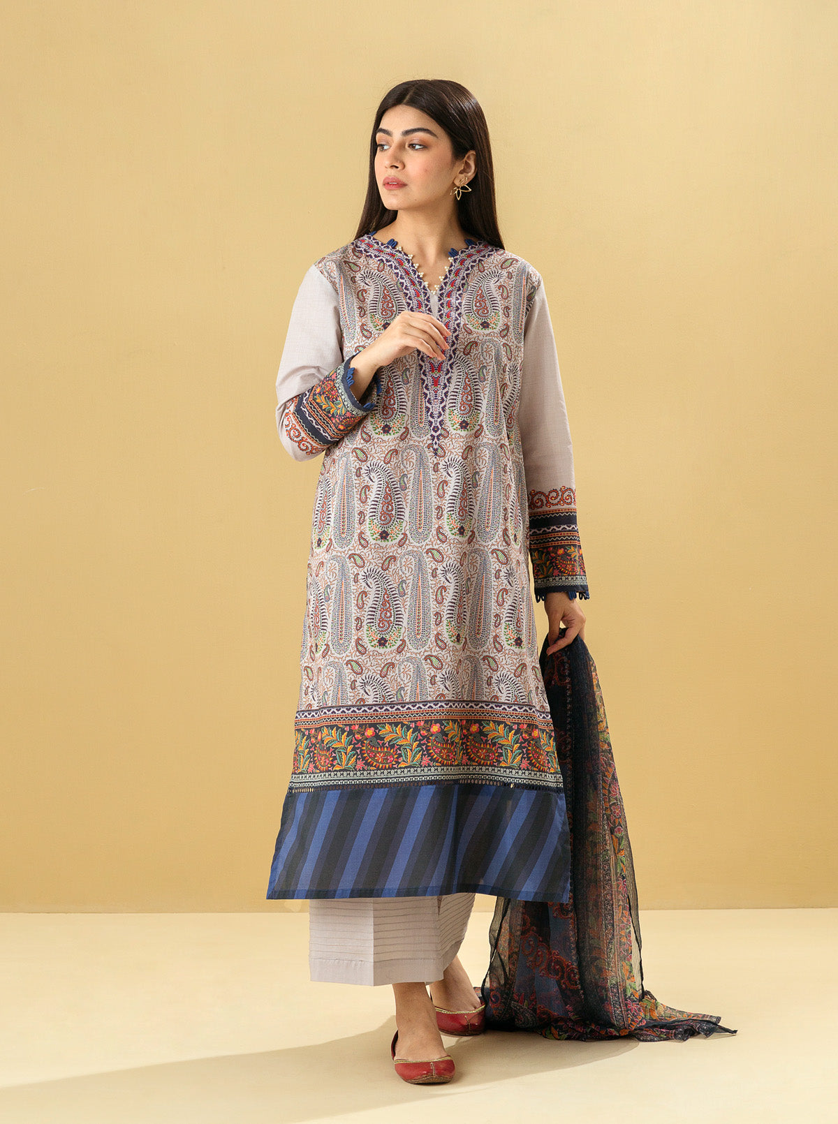 3 PIECE - PRINTED LAWN SUIT - PAISLEY DIVINE MORBAGH SU_22   