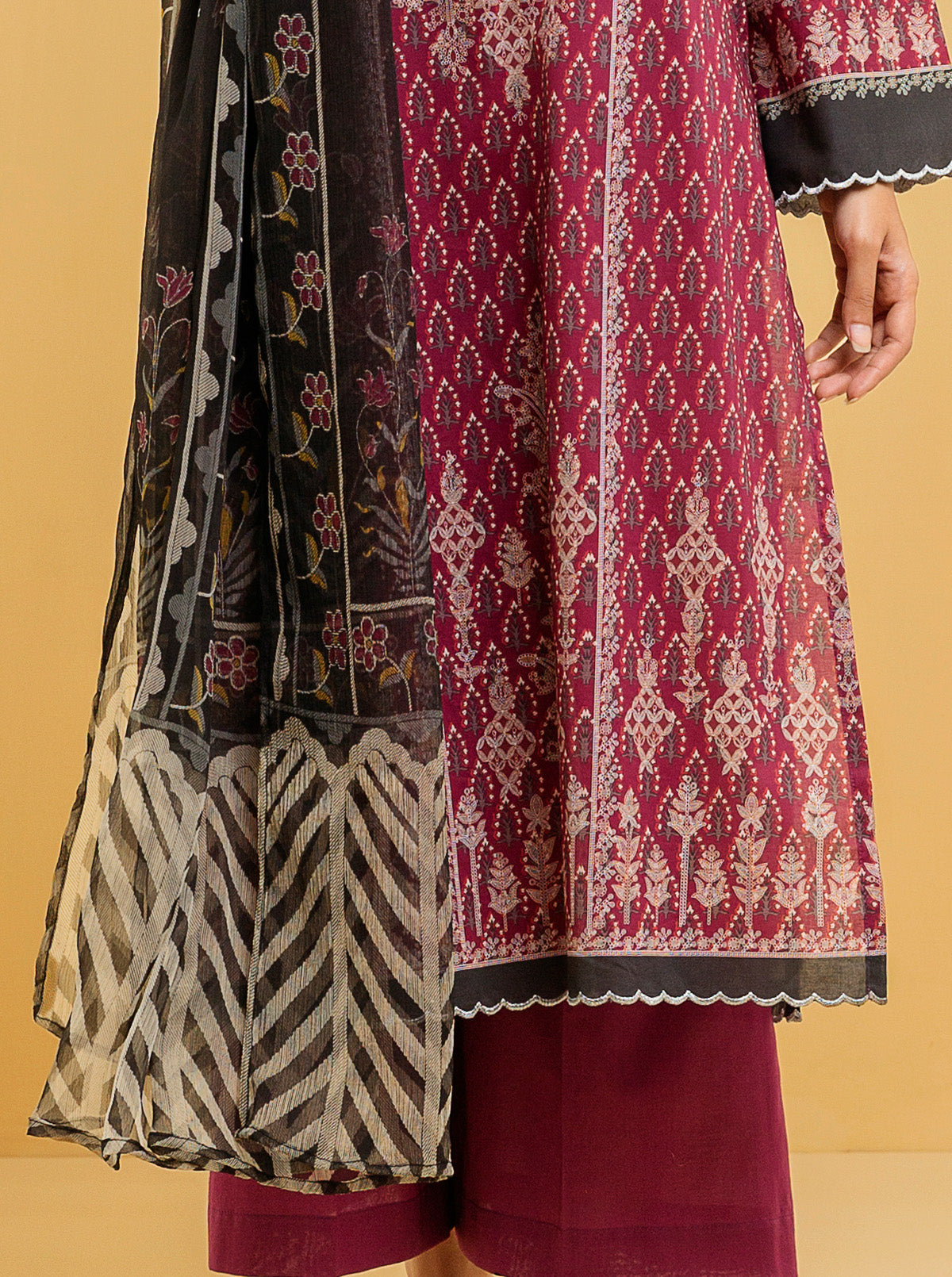 3 PIECE - PRINTED LAWN SUIT - DIVINITY FLORAL MORBAGH SU_22   