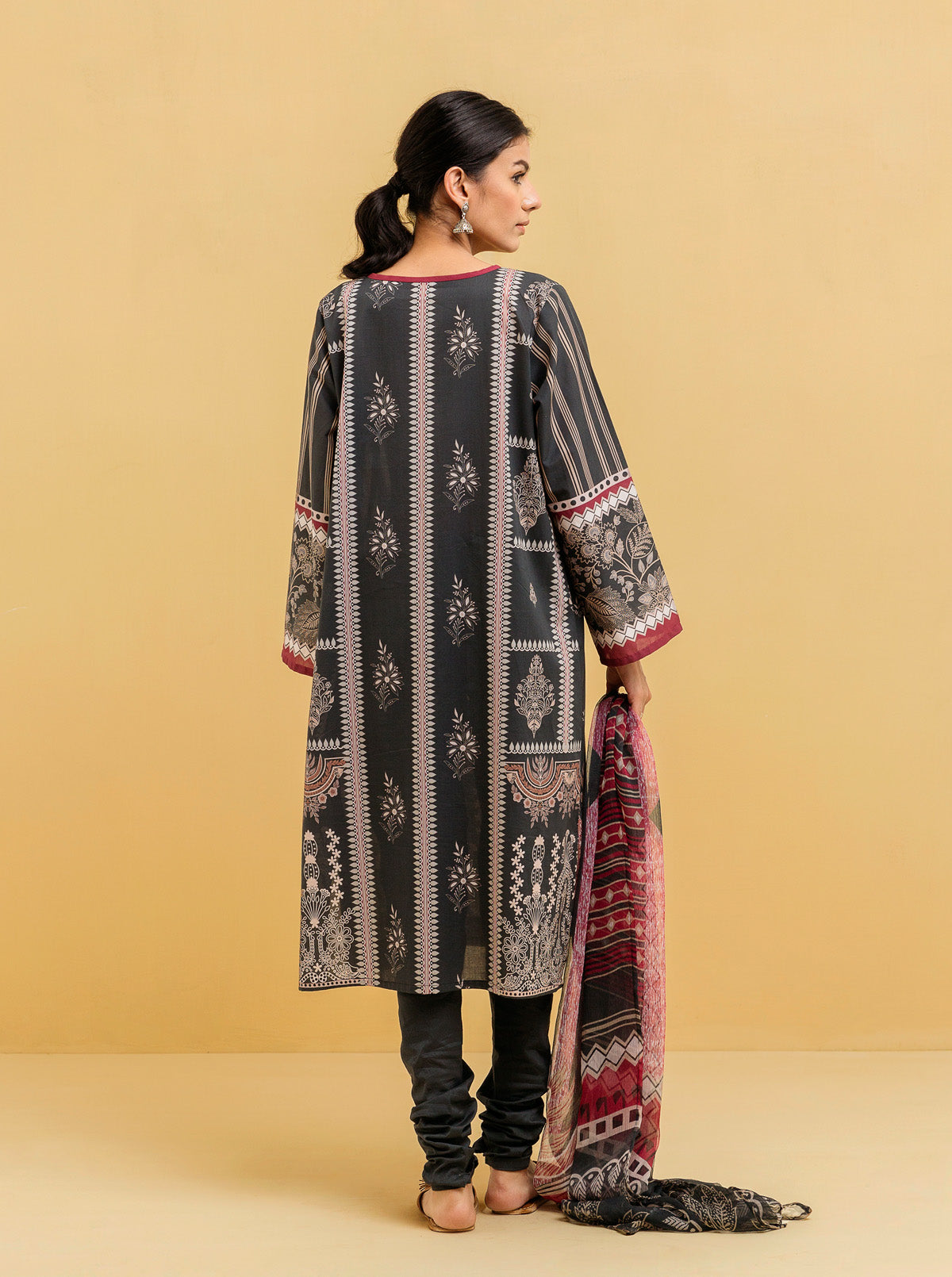 3 PIECE - PRINTED LAWN SUIT - GRACE GLORIA MORBAGH SU_22   