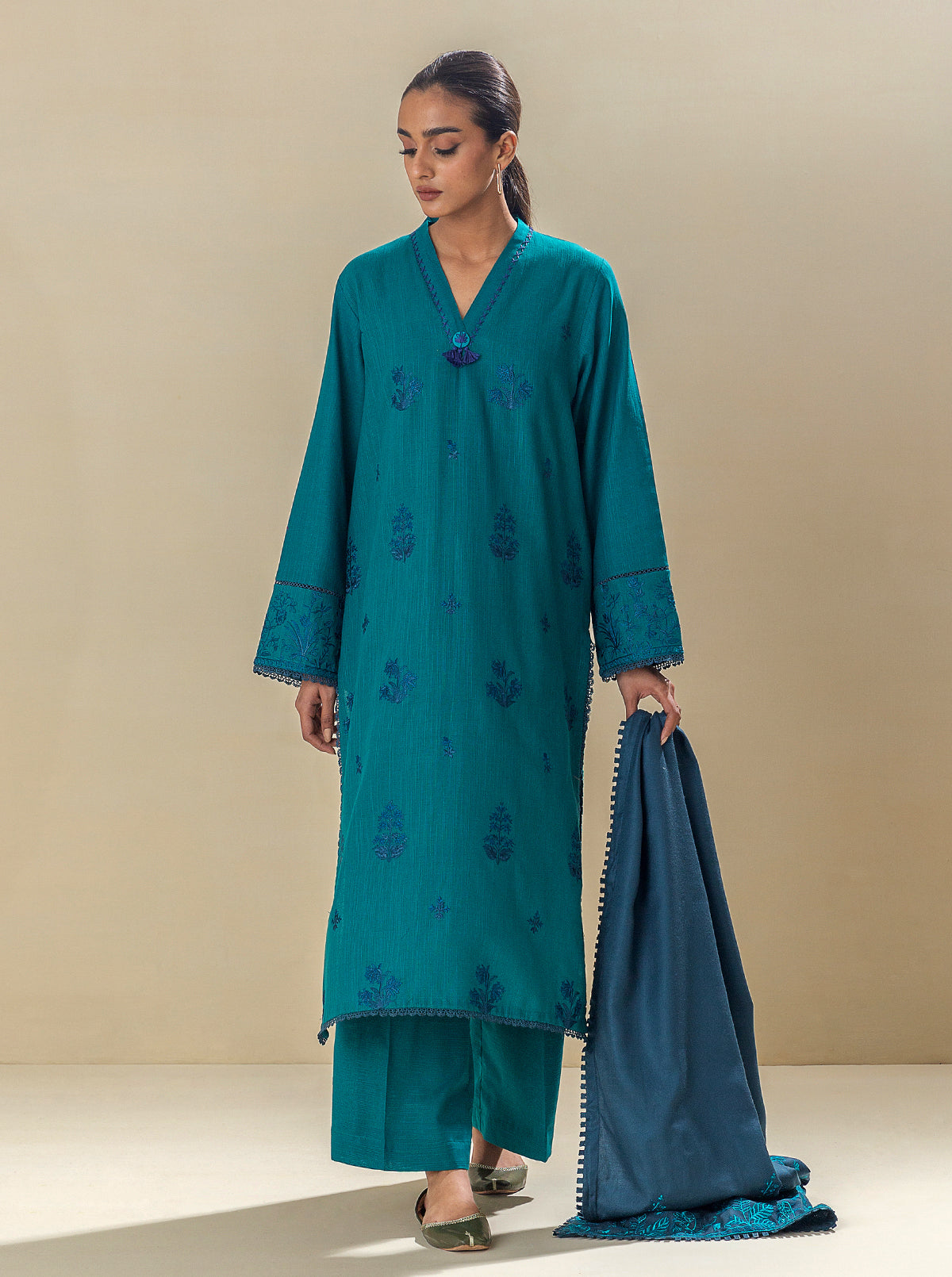 3 PIECE - EMBROIDERED KHADDAR SUIT WITH EMBROIDERED SHAWL - SHALLOW POND MORBAGH WN_23   