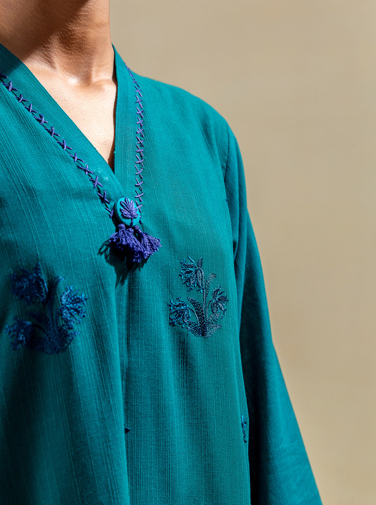 3 PIECE - EMBROIDERED KHADDAR SUIT WITH EMBROIDERED SHAWL - SHALLOW POND MORBAGH WN_23   