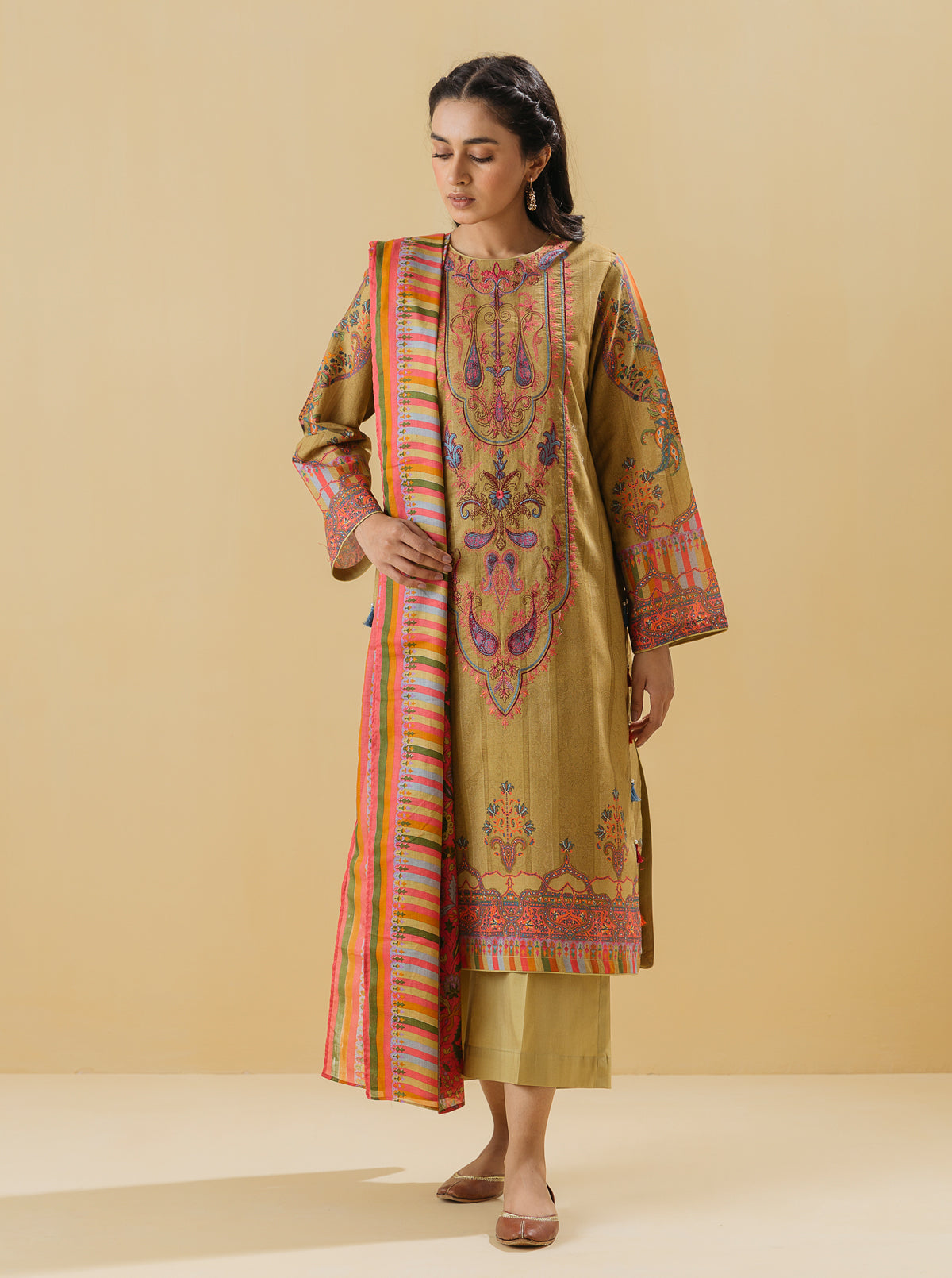 3 PIECE - EMBROIDERED LAWN SUIT - CLASSIC CRAFT MORBAGH SU_22   