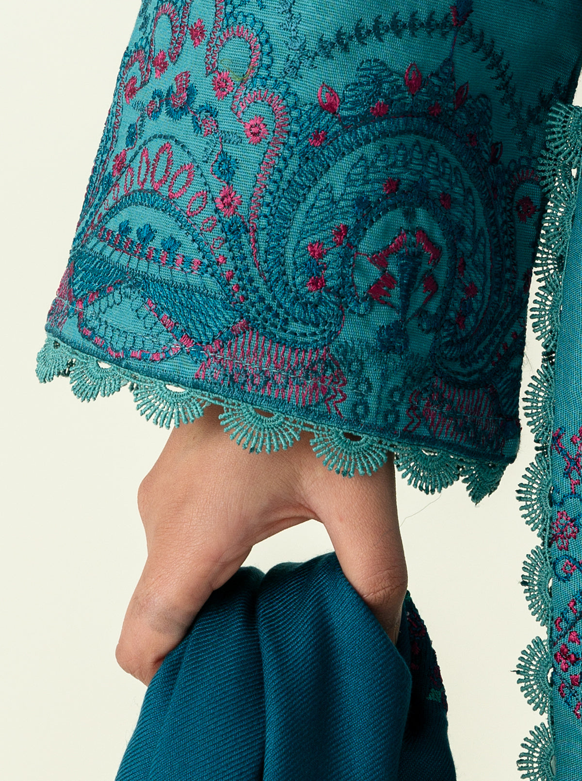 3 PIECE - EMBROIDERED  KHADDAR SUIT - TANTALISING TEAL MORBAGH WN_22   