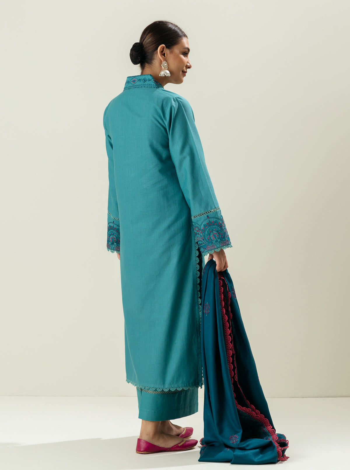 3 PIECE - EMBROIDERED  KHADDAR SUIT - TANTALISING TEAL MORBAGH WN_22   