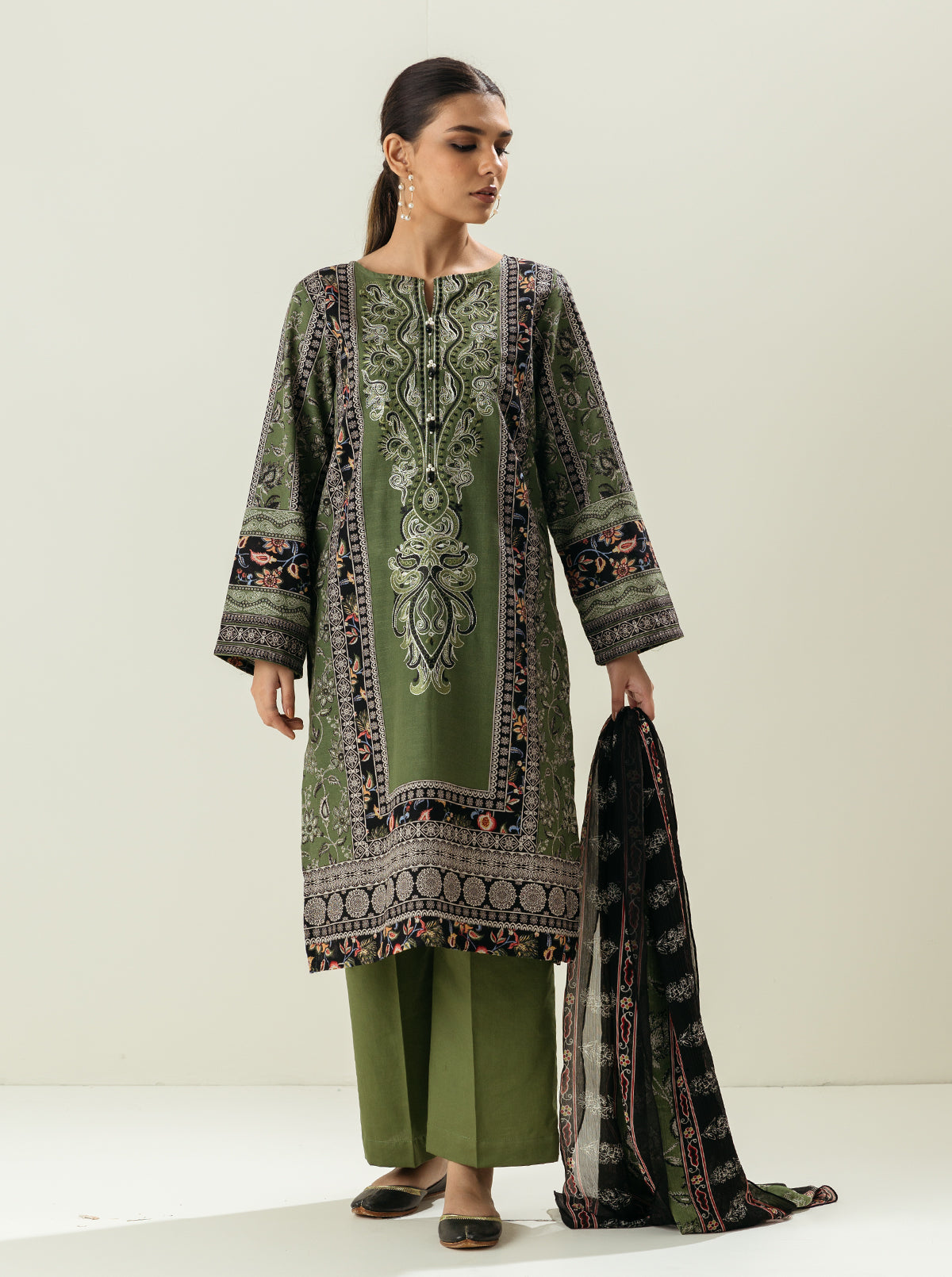 3 PIECE - EMBROIDERED  KHADDAR SUIT - AUBURN MORBAGH WN_22   