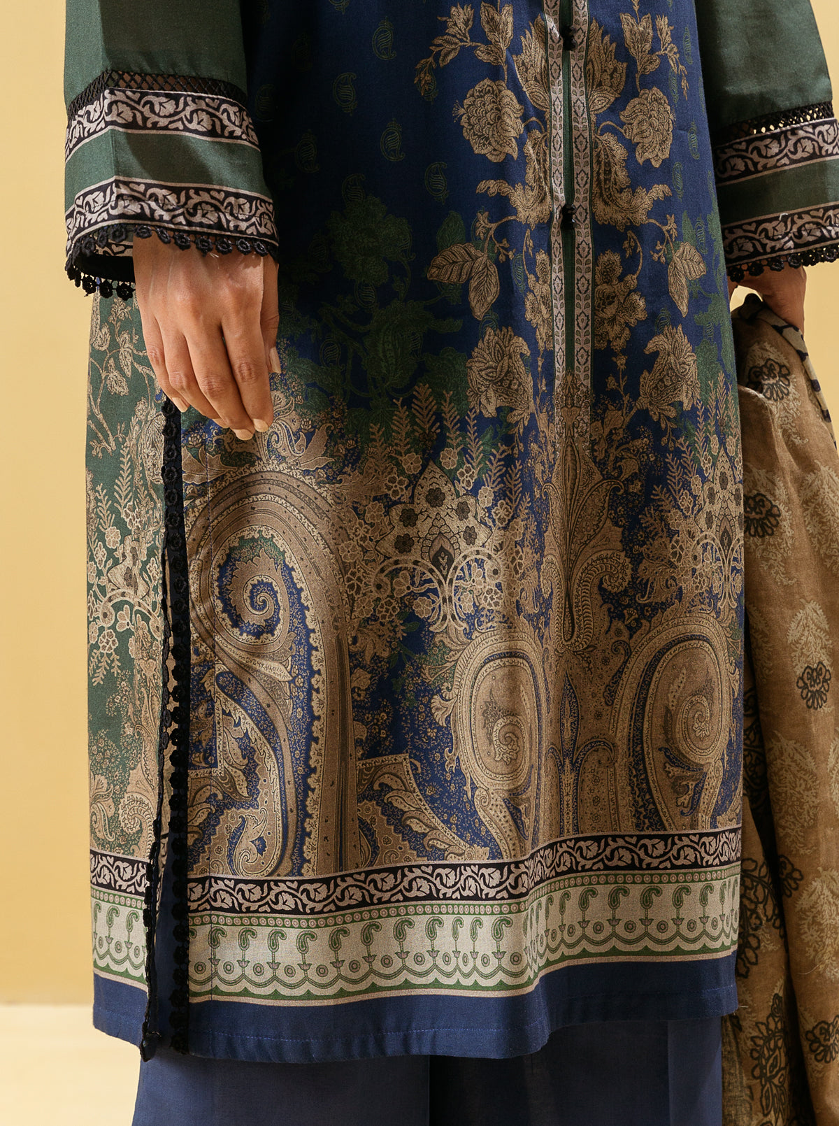 2 PIECE - PRINTED LAWN SUIT - DIVINE FLORA MORBAGH SU_22   