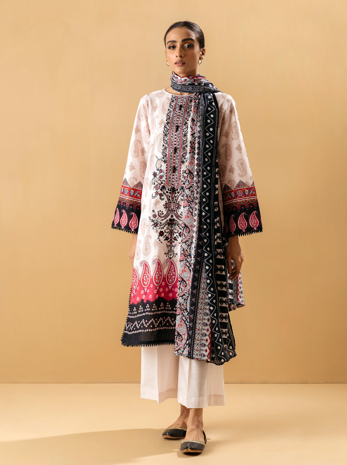 3 PIECE - EMBROIDERED LAWN SUIT - DIVINE GLEAM MORBAGH SU_22   