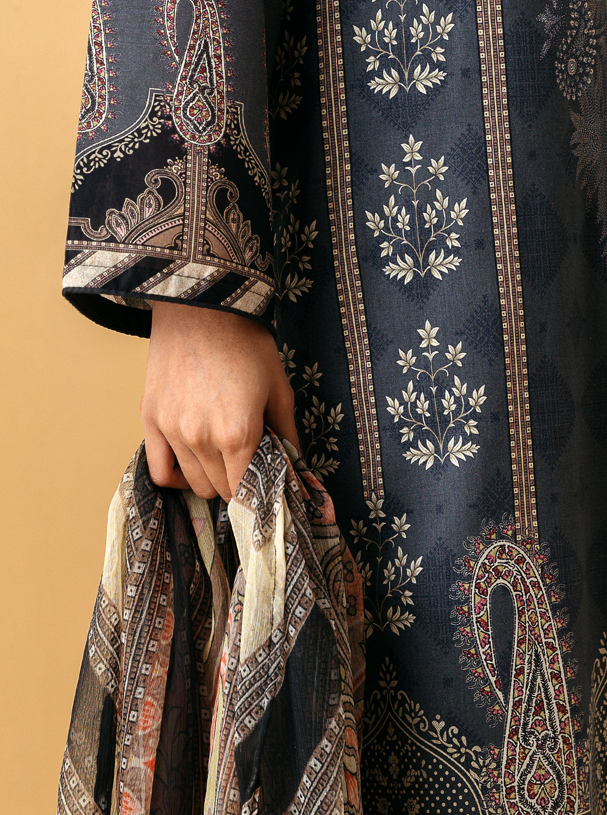 3 PIECE - PRINTED LAWN SUIT - BLUE HORIZON MORBAGH SU_22   