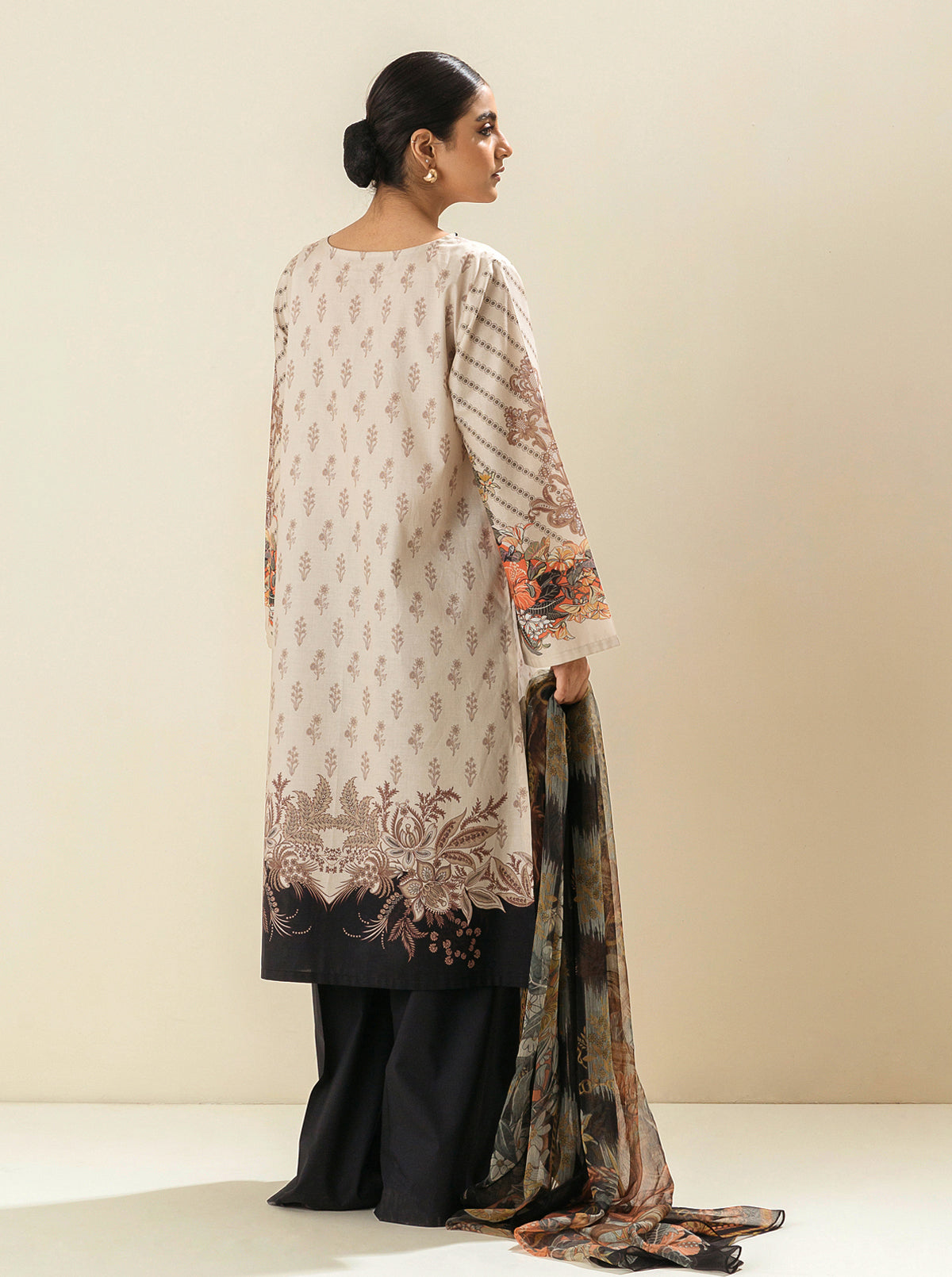 3 PIECE - EMBROIDERED LAWN SUIT - WHITE WHISPER MORBAGH SU_23   