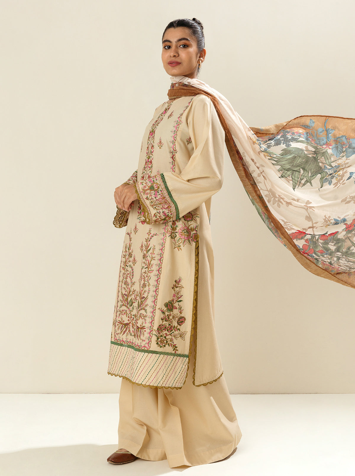 3 PIECE - EMBROIDERED LAWN SUIT - GRACE INCANTATION MORBAGH SU_23   