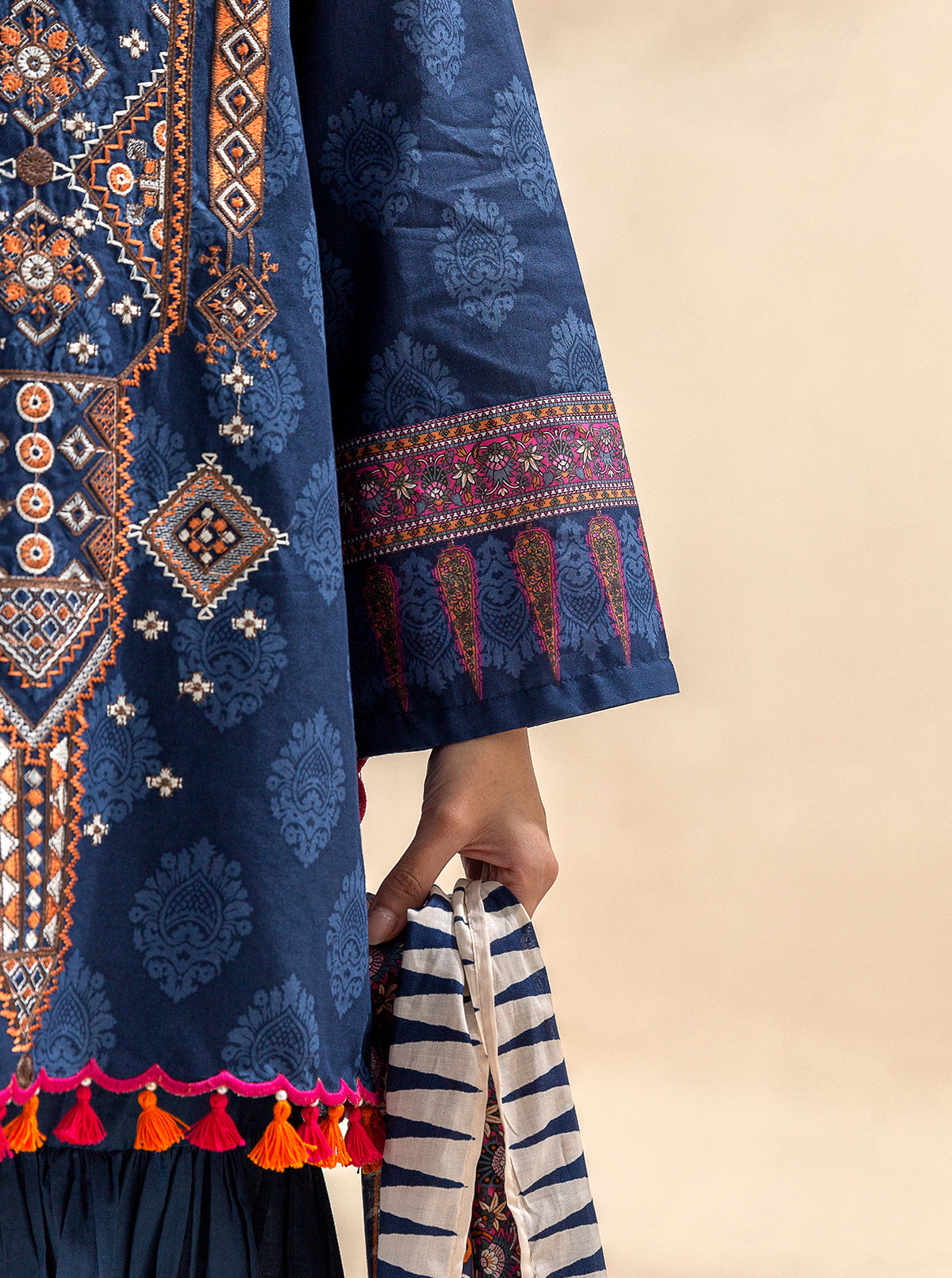 2 PIECE EMBROIDERED LAWN SUIT-METALIC SHIMMERS BT-MORBAGH SU_24   