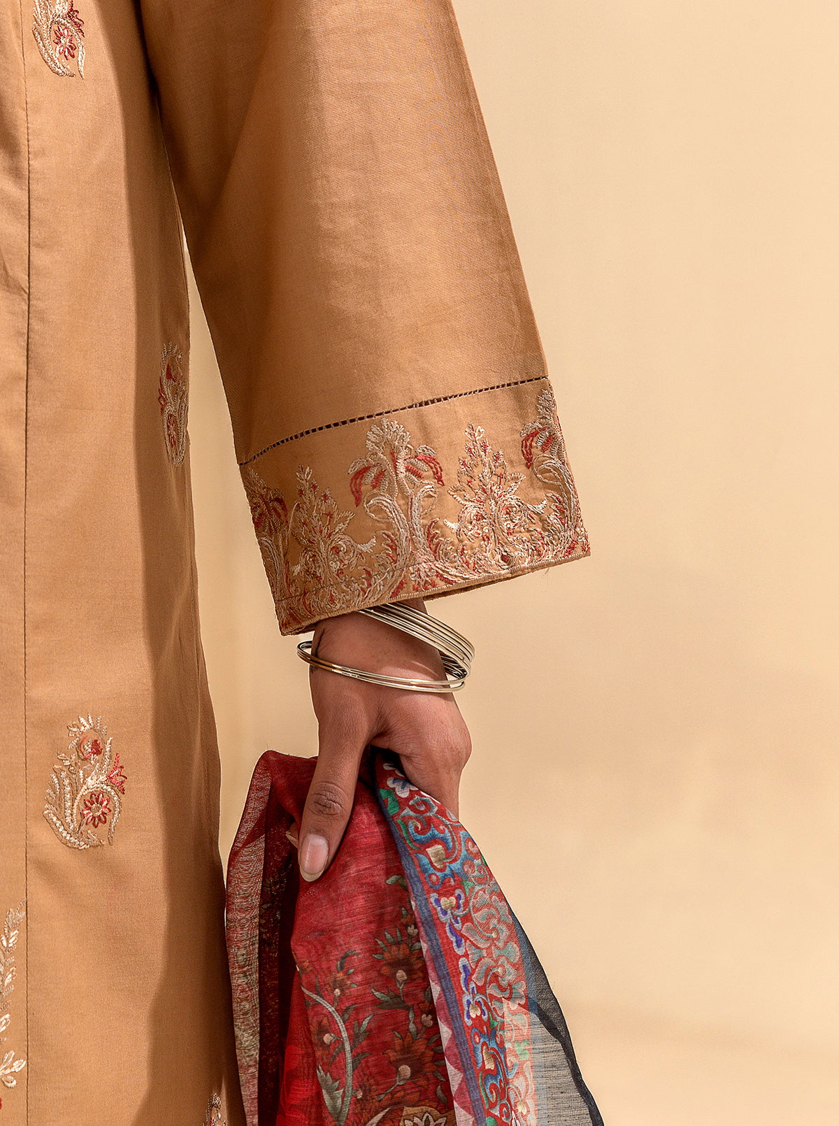 3 PIECE EMBROIDERED LAWN SUIT-CRISP DAWN BT-MORBAGH SU_24   