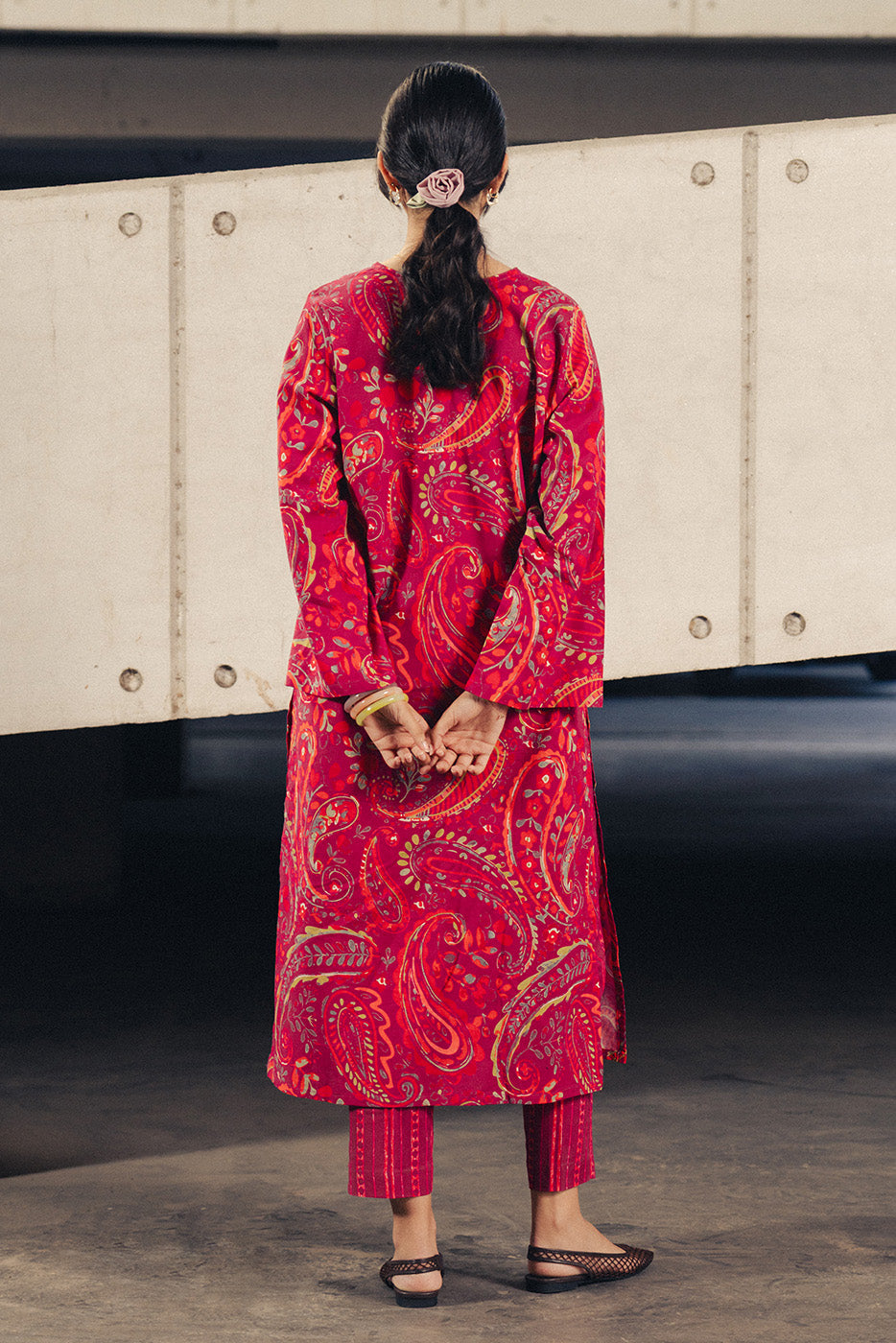 2 PIECE PRINTED KHADDAR SUIT (PRET)