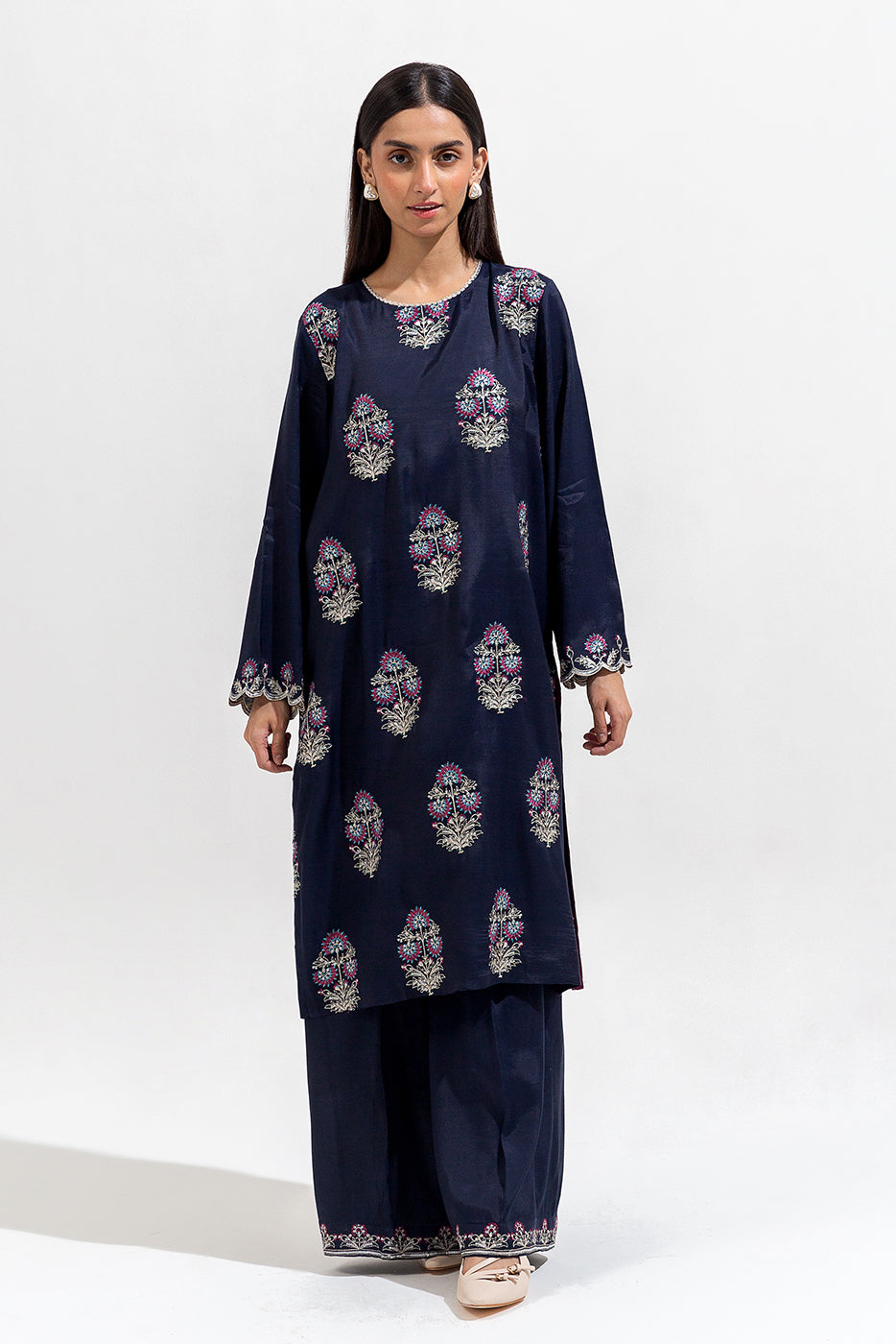 2 PIECE EMBROIDERED SILK SUIT (LUXURY-PRET)