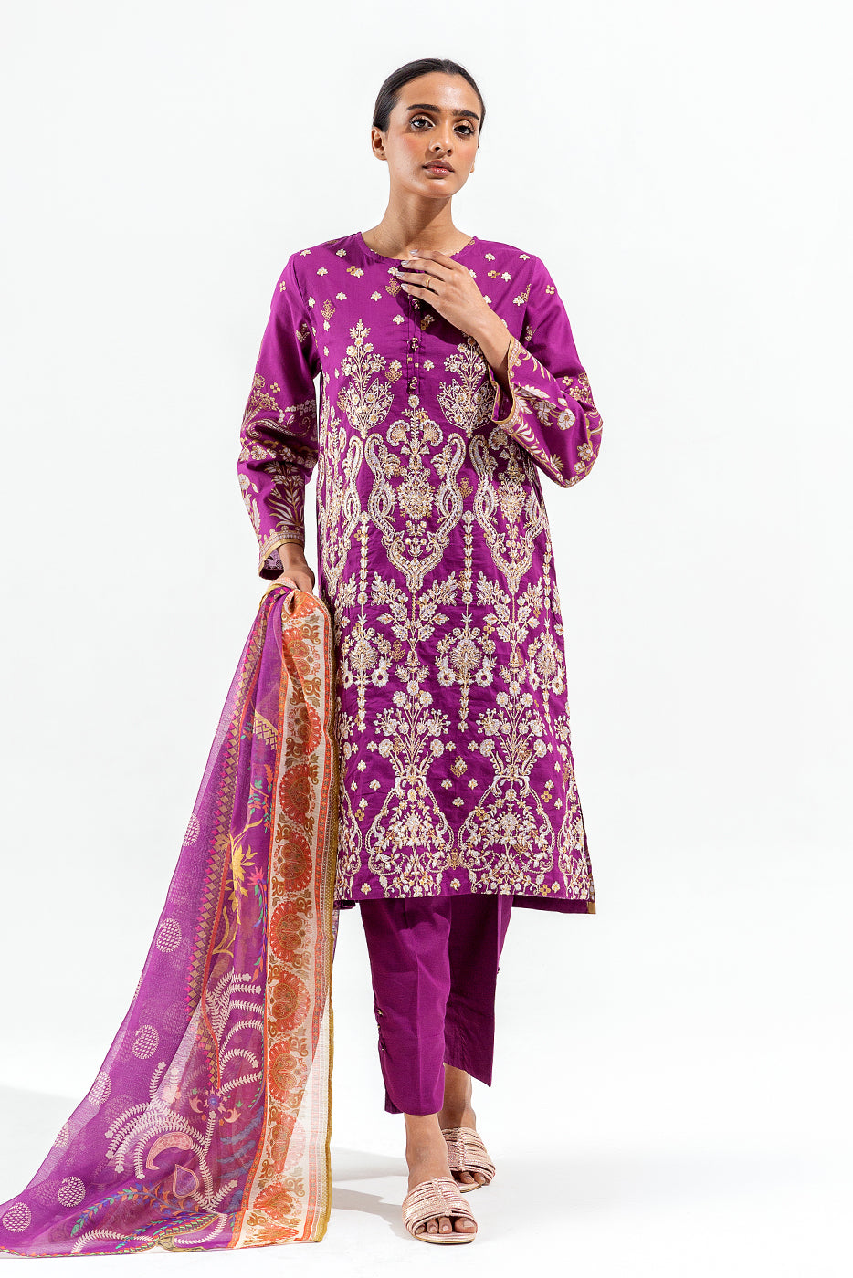 3 PIECE EMBROIDERED LAWN  SUIT (LUXURY PRET)
