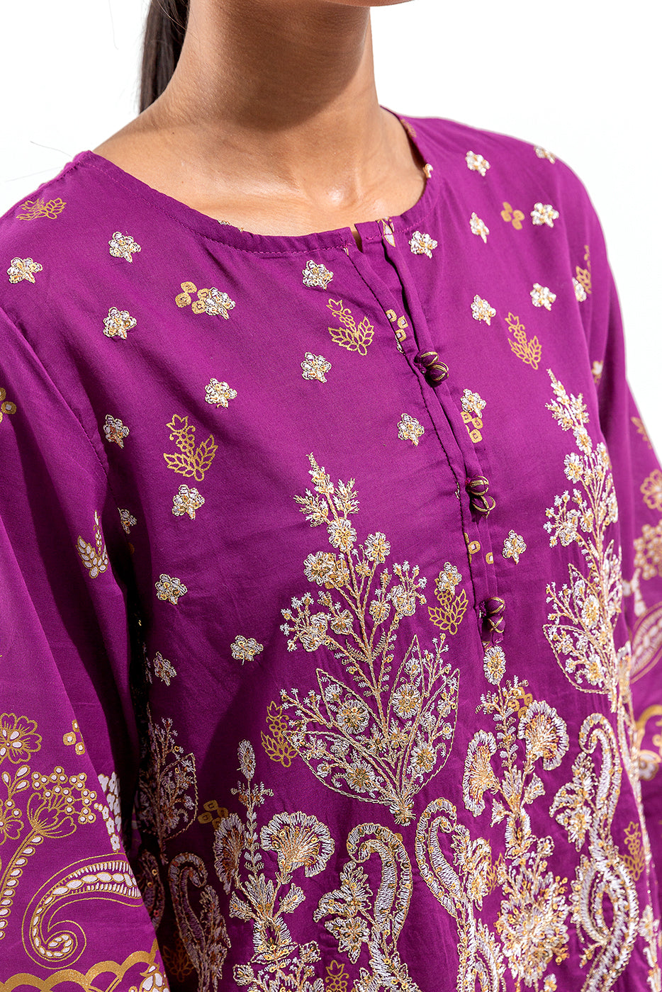 3 PIECE EMBROIDERED LAWN  SUIT (LUXURY PRET)