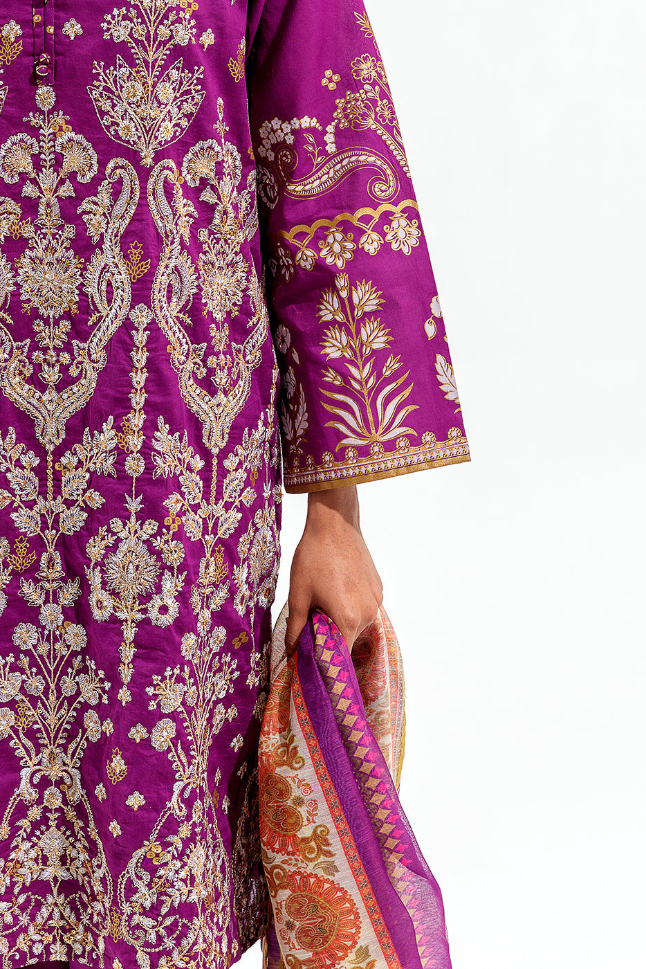 3 PIECE EMBROIDERED LAWN  SUIT (LUXURY PRET)