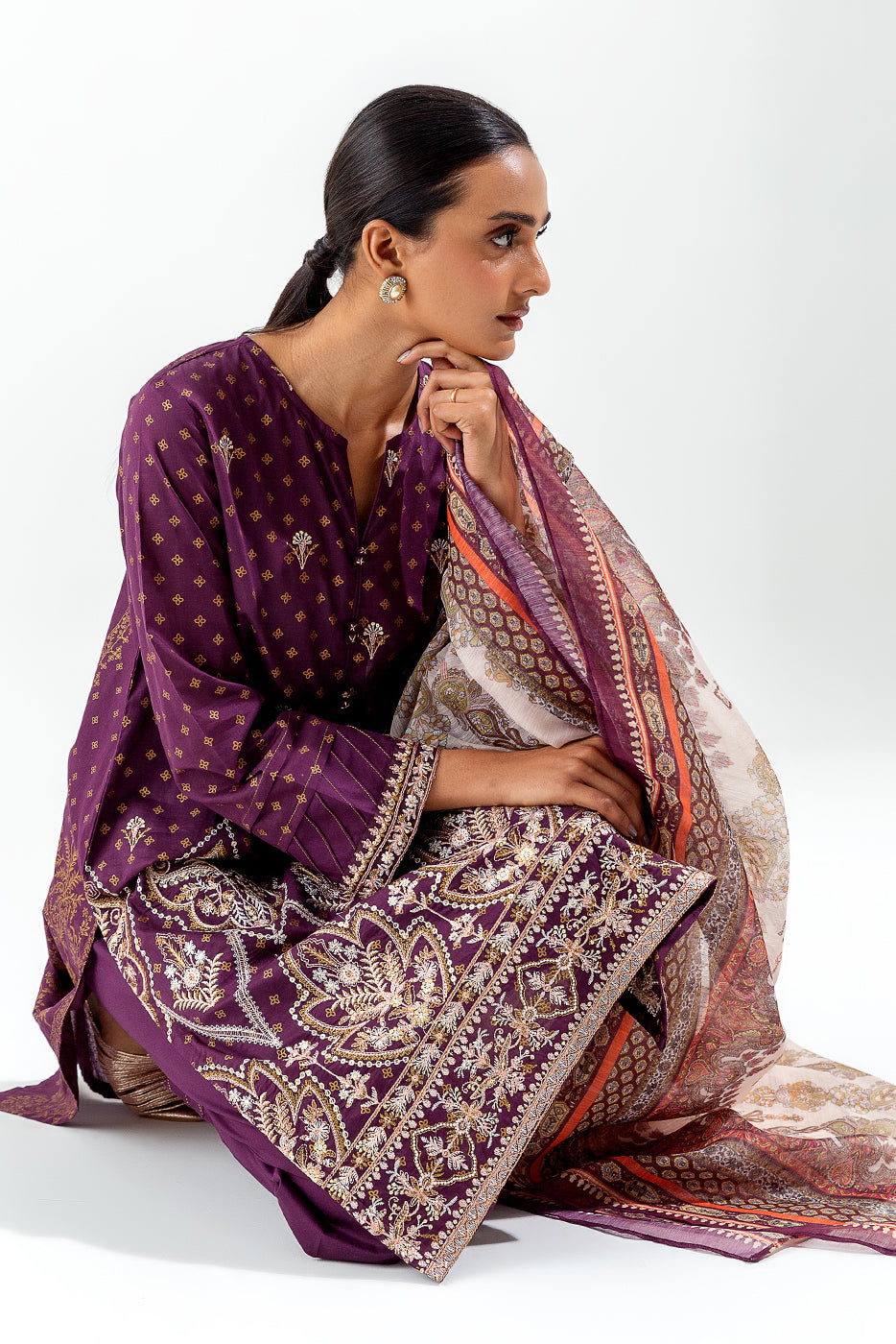 3 PIECE EMBROIDERED LAWN  SUIT (LUXURY PRET) - BEECHTREE
