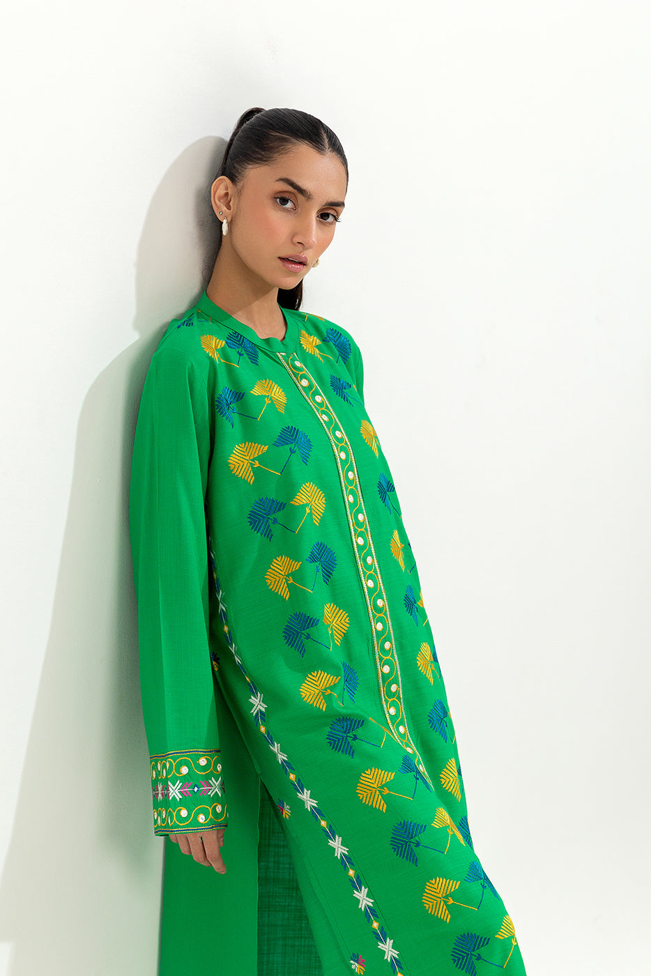 2 PIECE EMBROIDERED VISCOSE SUIT (PRET)