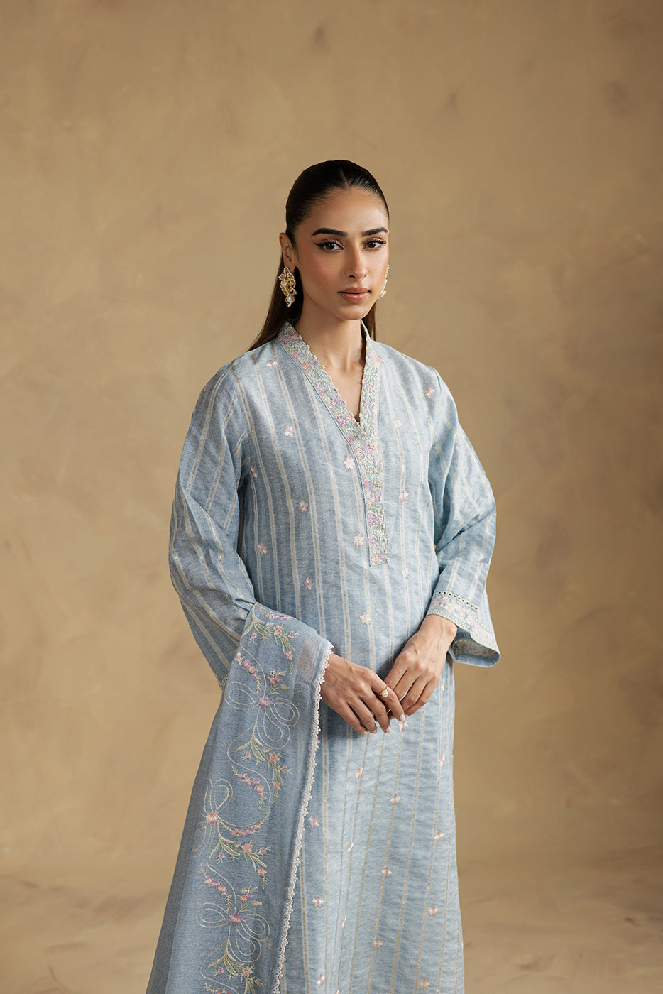 3 PIECE EMBROIDERED JACQUARD SUIT (LUXURY-PRET)