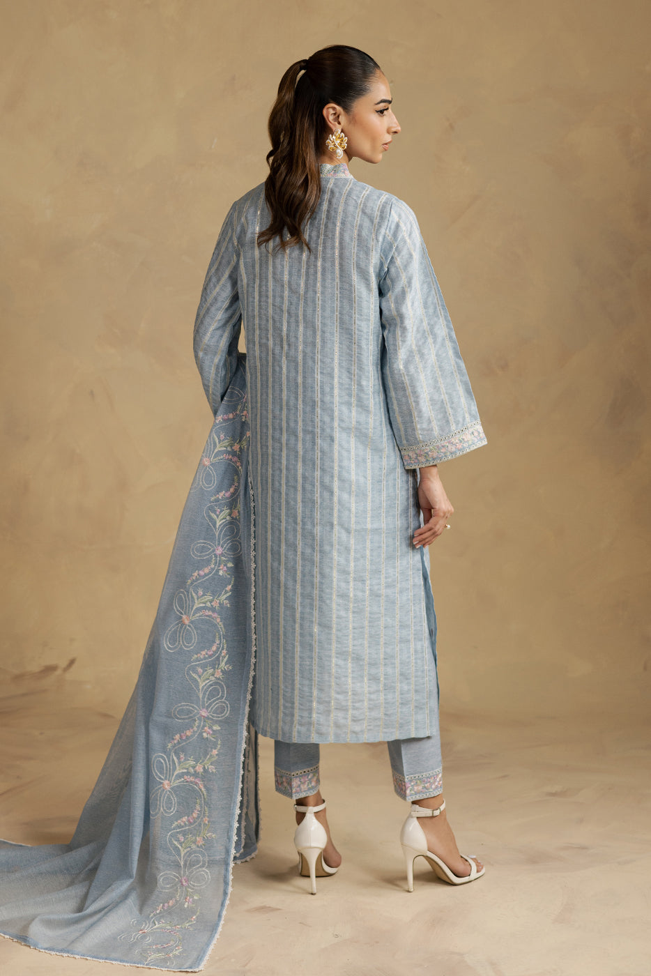 3 PIECE EMBROIDERED JACQUARD SUIT (LUXURY-PRET)