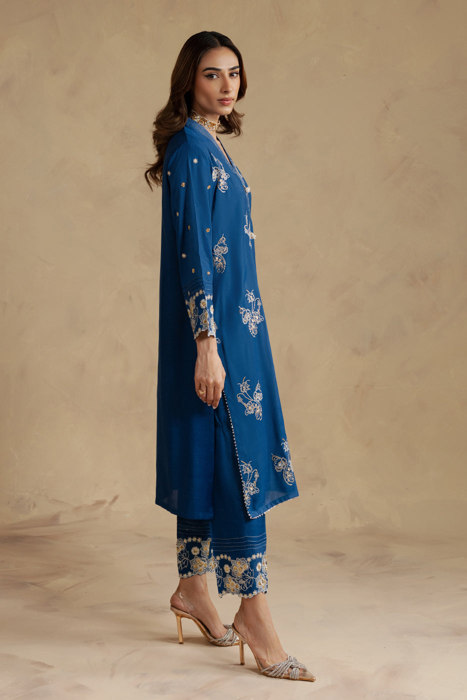 2 PIECE EMBROIDERED SILK SUIT (LUXURY-PRET)