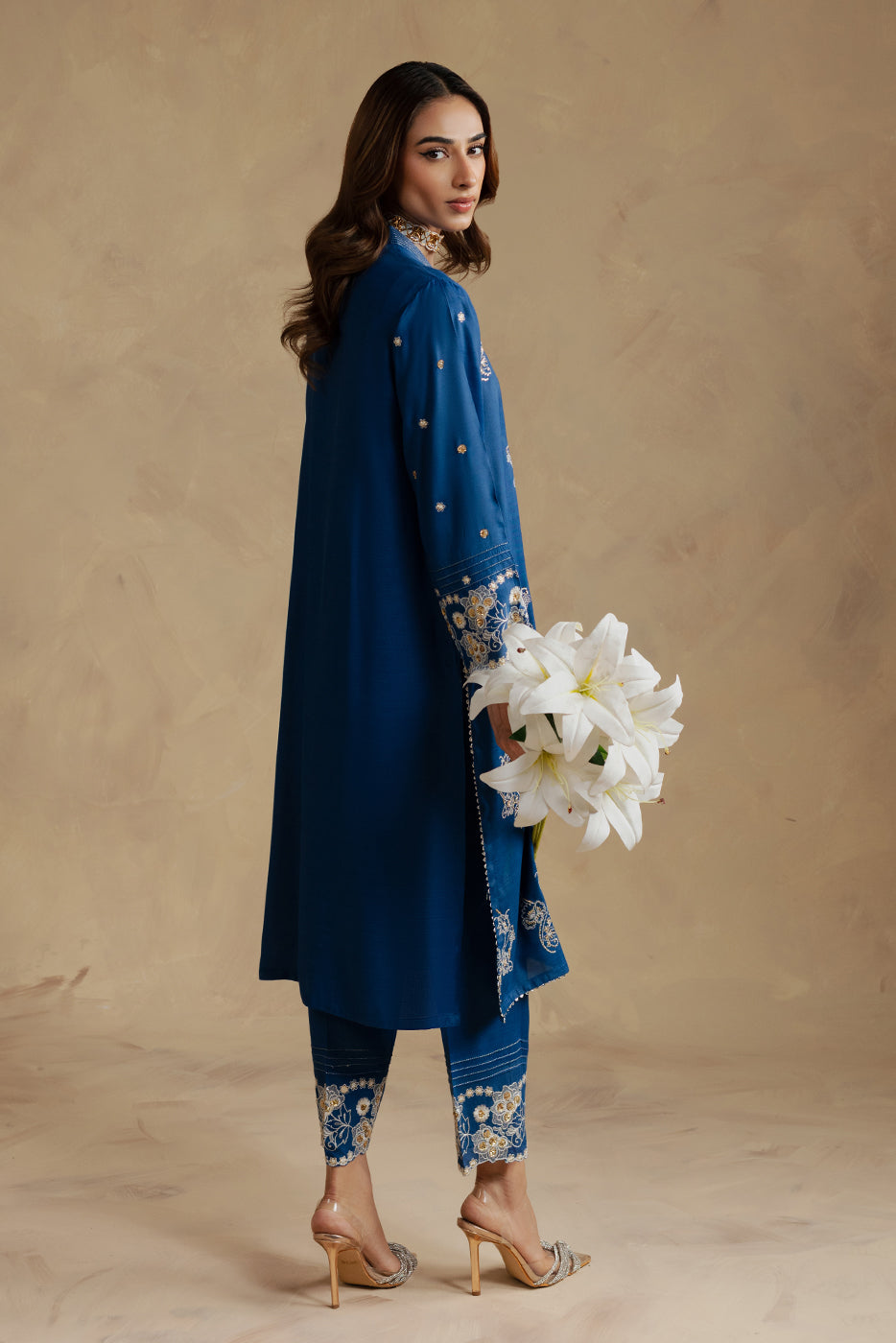 2 PIECE EMBROIDERED SILK SUIT (LUXURY-PRET)