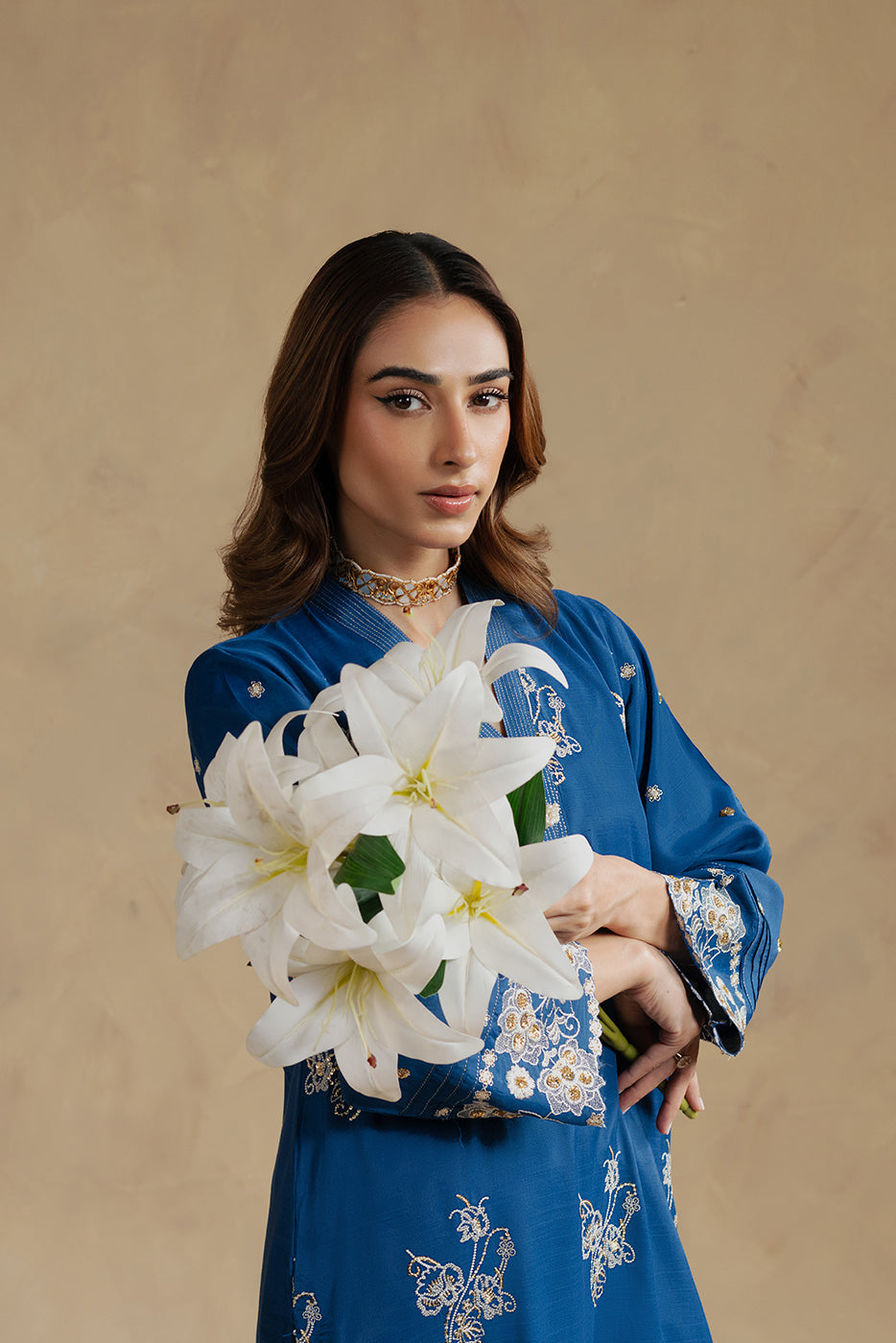 2 PIECE EMBROIDERED SILK SUIT (LUXURY-PRET)