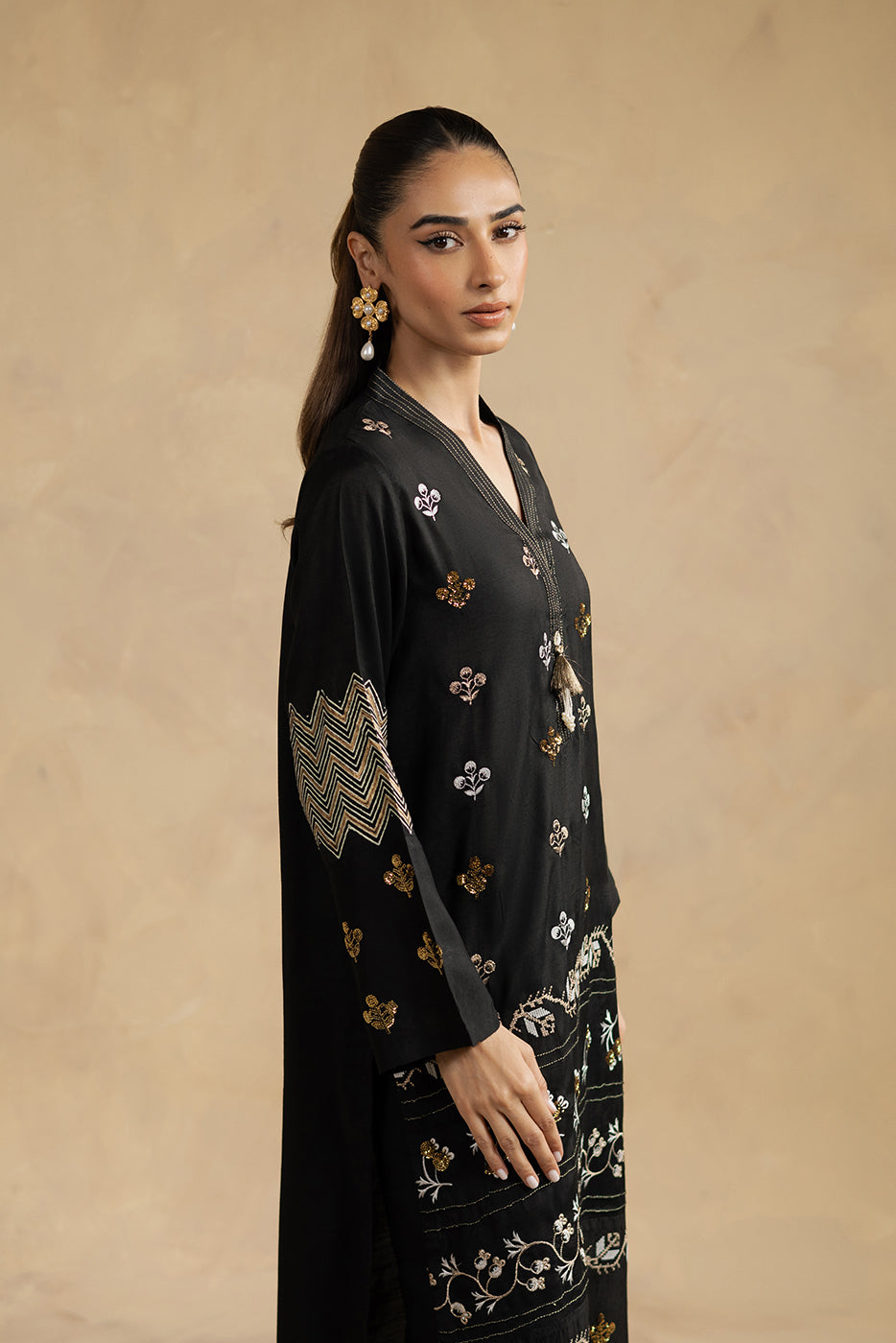 2 PIECE EMBROIDERED SILK SUIT (LUXURY-PRET)