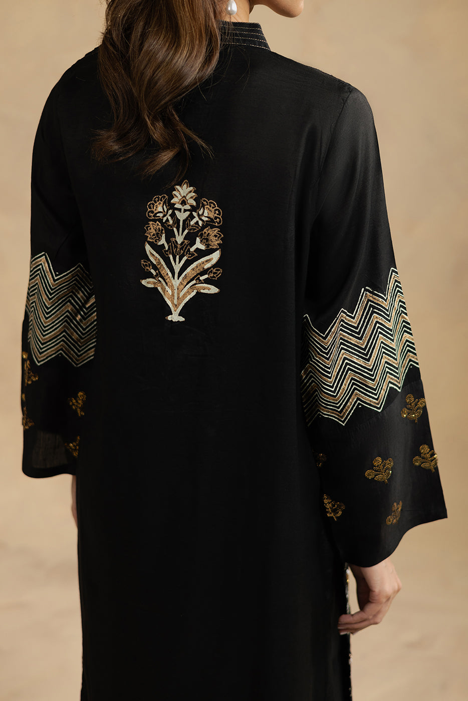 2 PIECE EMBROIDERED SILK SUIT (LUXURY-PRET)