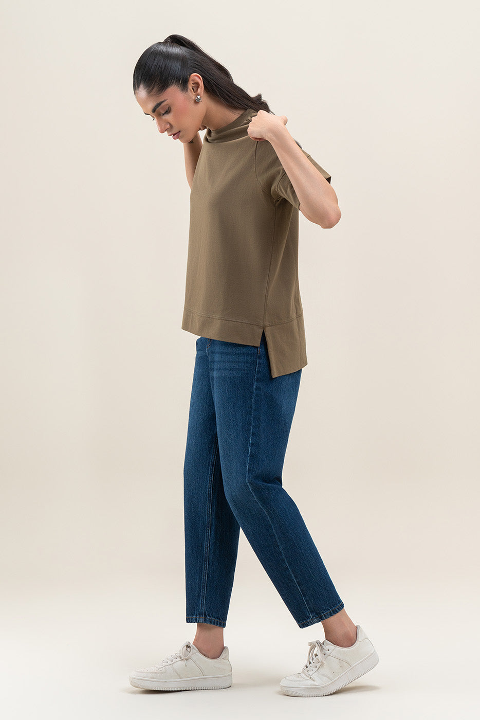 REGULAR FIT T-SHIRT