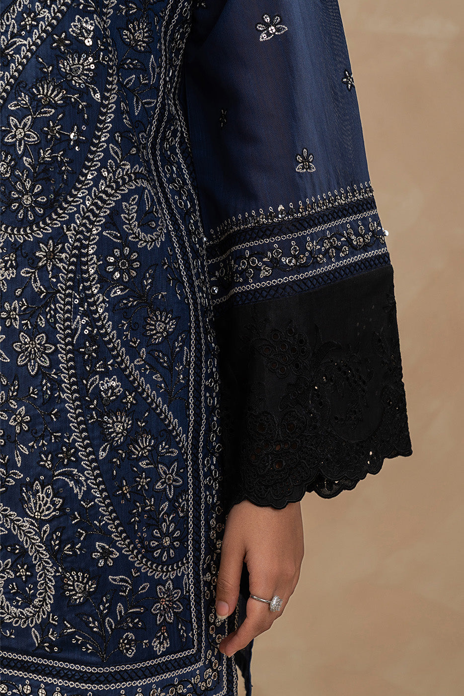 2 PIECE EMBROIDERED COTTON VISCOSE SUIT (LUXURY-PRET)