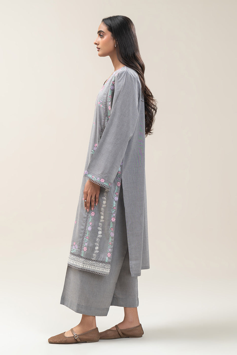 2 PIECE EMBROIDERED YARN DYED VISCOSE CHAMBRAY SUIT (PRET)