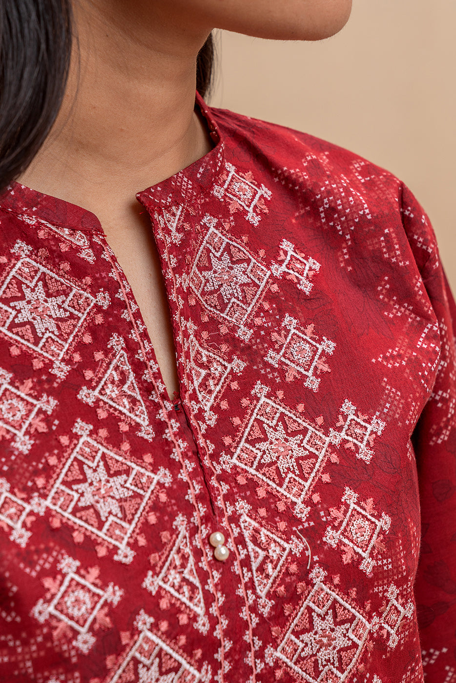 2 PIECE EMBROIDERED LAWN SUIT-CURRANT RED (UNSTITCHED)