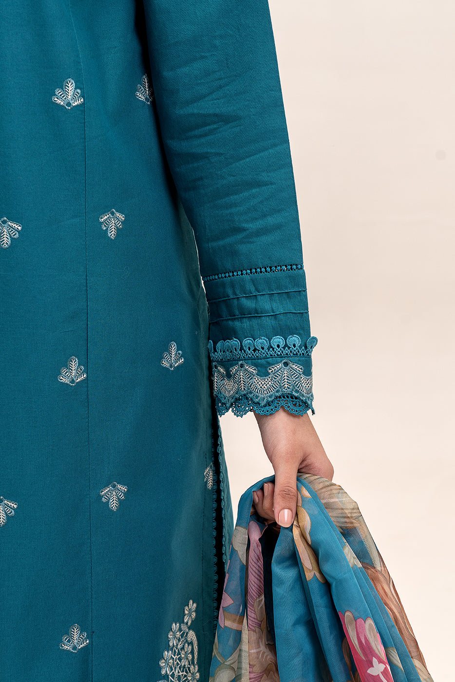 3 PIECE EMBROIDERED LAWN SUIT-SPRUCE AURA (UNSTITCHED)