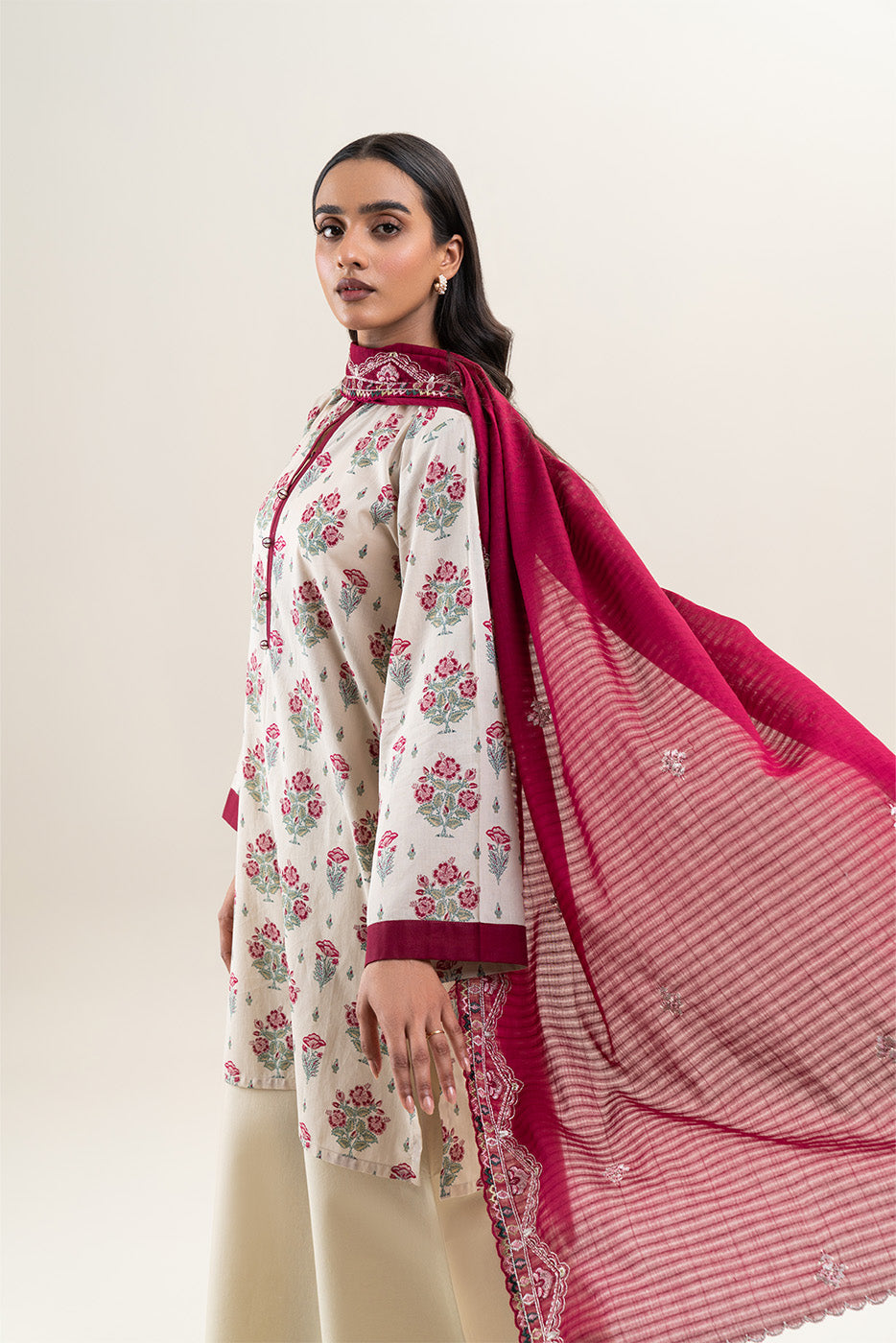 3 PIECE EMBROIDERED LAWN SUIT-GARNET MUSK (UNSTITCHED)