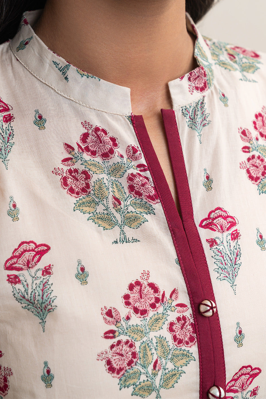 3 PIECE EMBROIDERED LAWN SUIT-GARNET MUSK (UNSTITCHED)