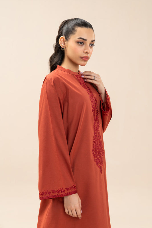 2 PIECE EMBROIDERED CAMBRIC SUIT (PRET)