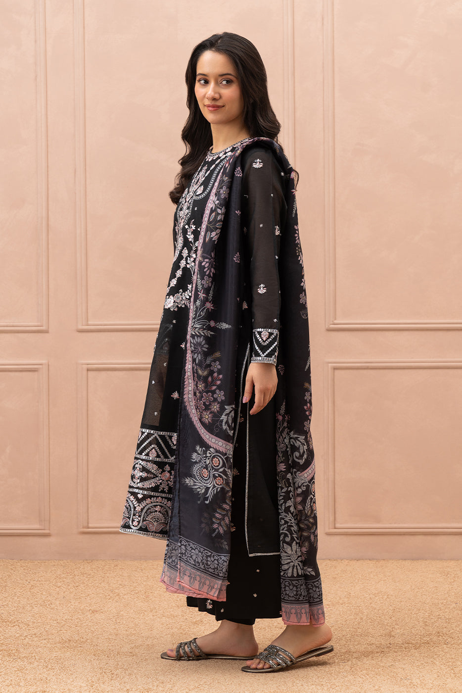 3 PIECE EMBROIDERED PAPER COTTON SUIT (LUXURY PRET)