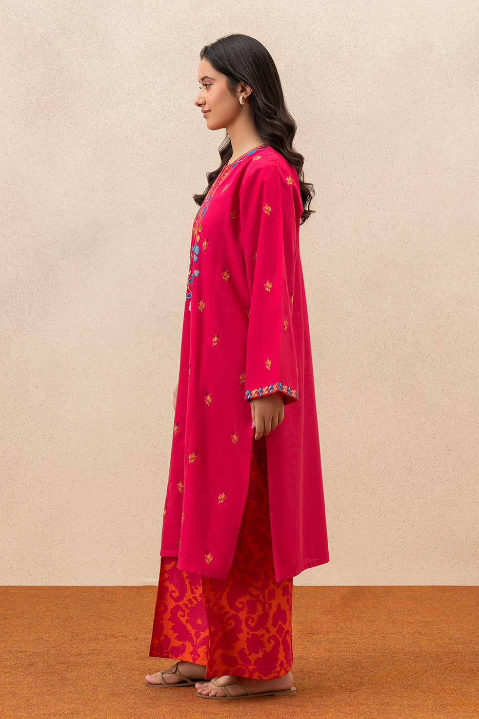 2 PIECE EMBROIDERED SLUB LAWN SUIT (PRET)
