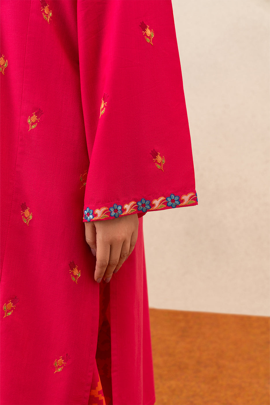 2 PIECE EMBROIDERED SLUB LAWN SUIT (PRET)