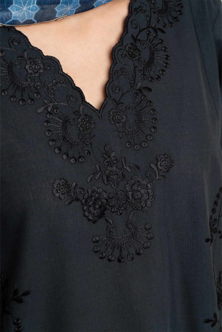 2 PIECE EMBROIDERED SLUB SUIT (PRET)