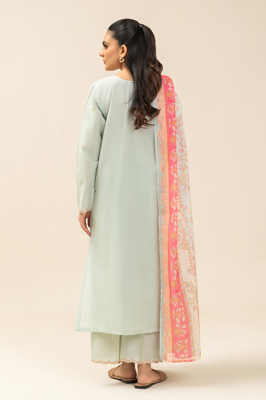 3 PIECE EMBROIDERED TEXTURED LAWN SUIT (PRET)