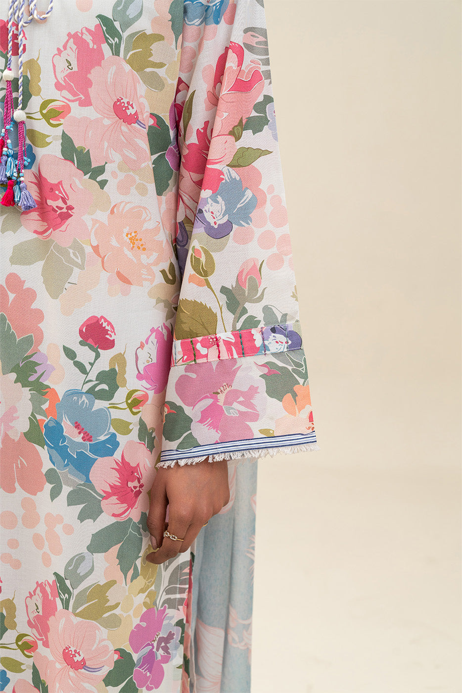 3 PIECE PRINTED LAWN SUIT-PEARLY BLOSSOM (UNSTITCHED)