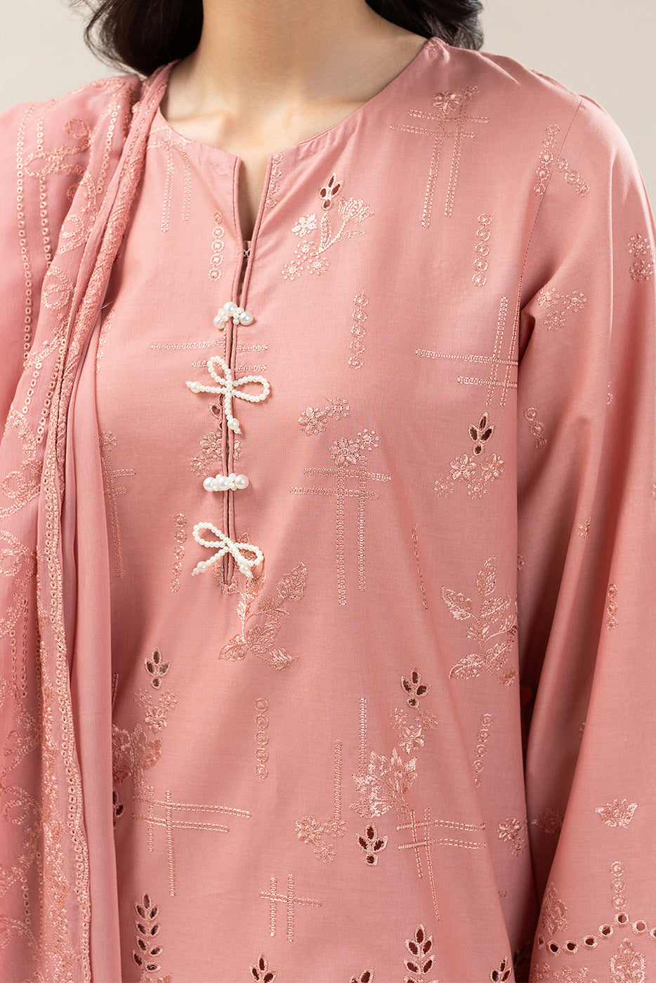 3 PIECE EMBROIDERED LAWN SUIT (LUXURY PRET)