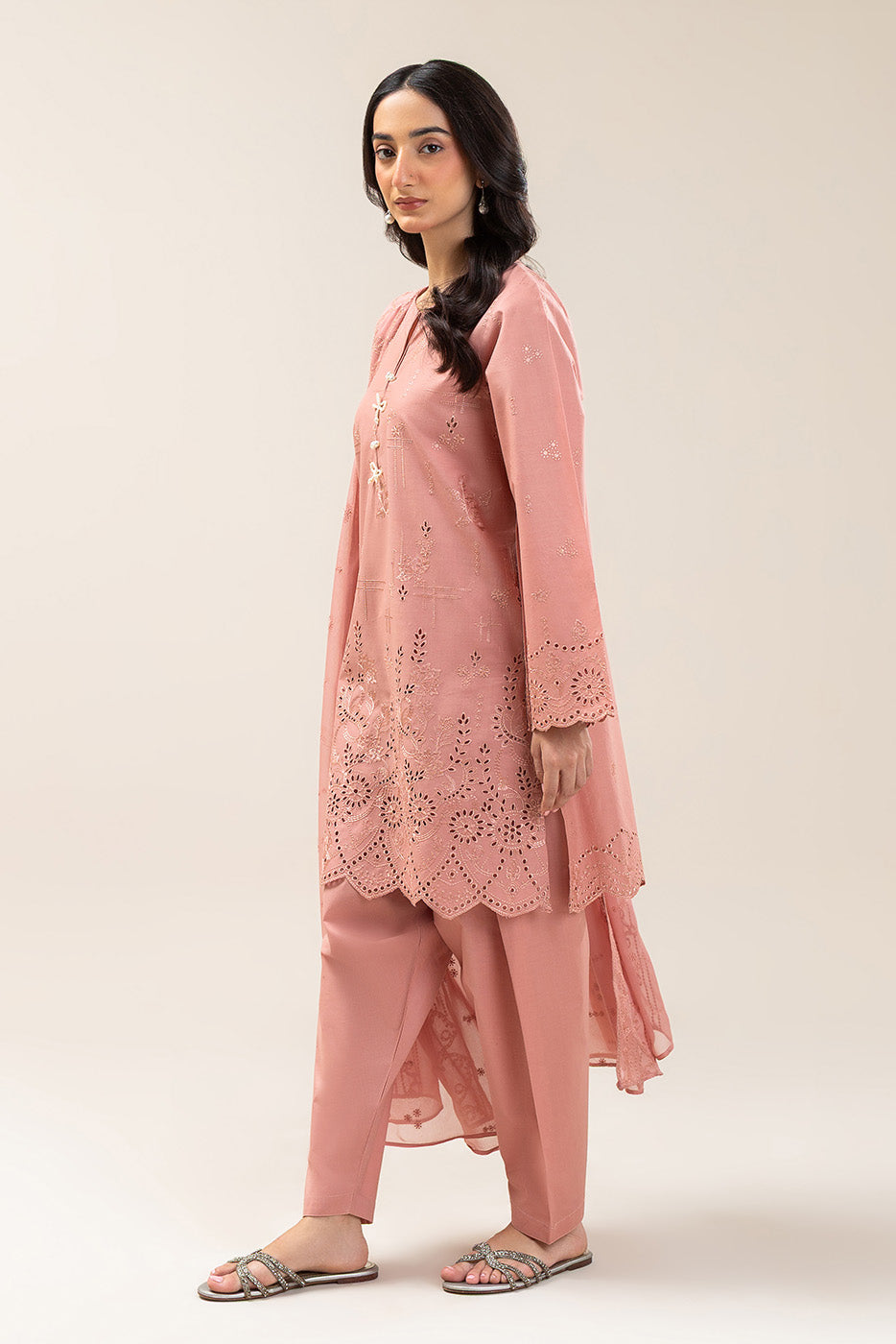 3 PIECE EMBROIDERED LAWN SUIT (LUXURY PRET)