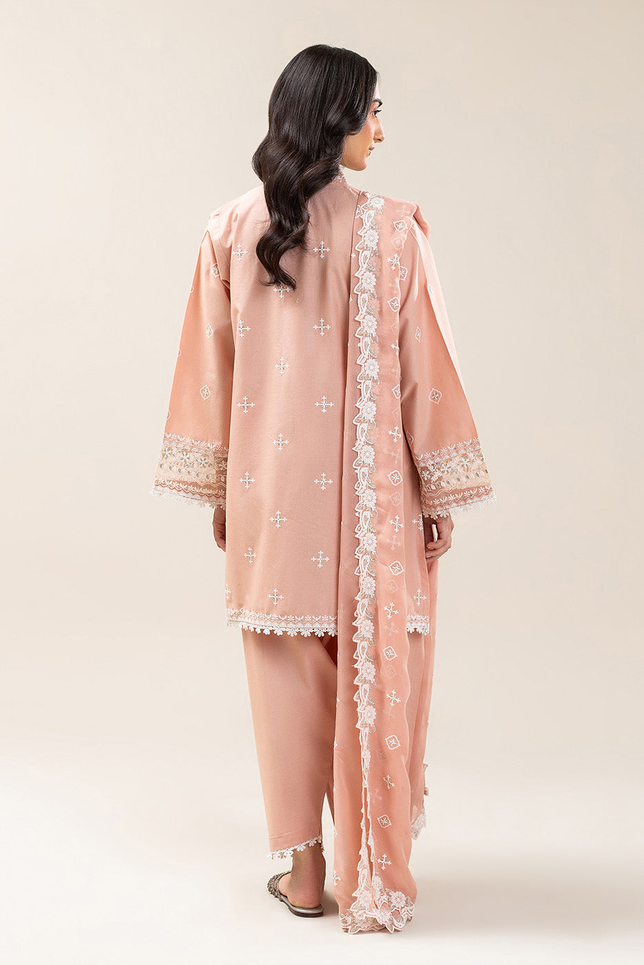 3 PIECE EMBROIDERED LAWN SUIT (LUXURY PRET)